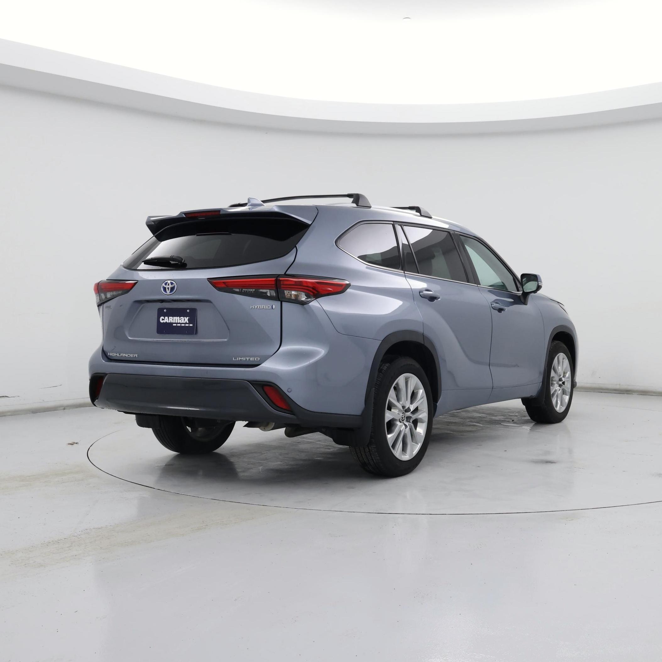 Thumbnail: 2023 Toyota Highlander - 8