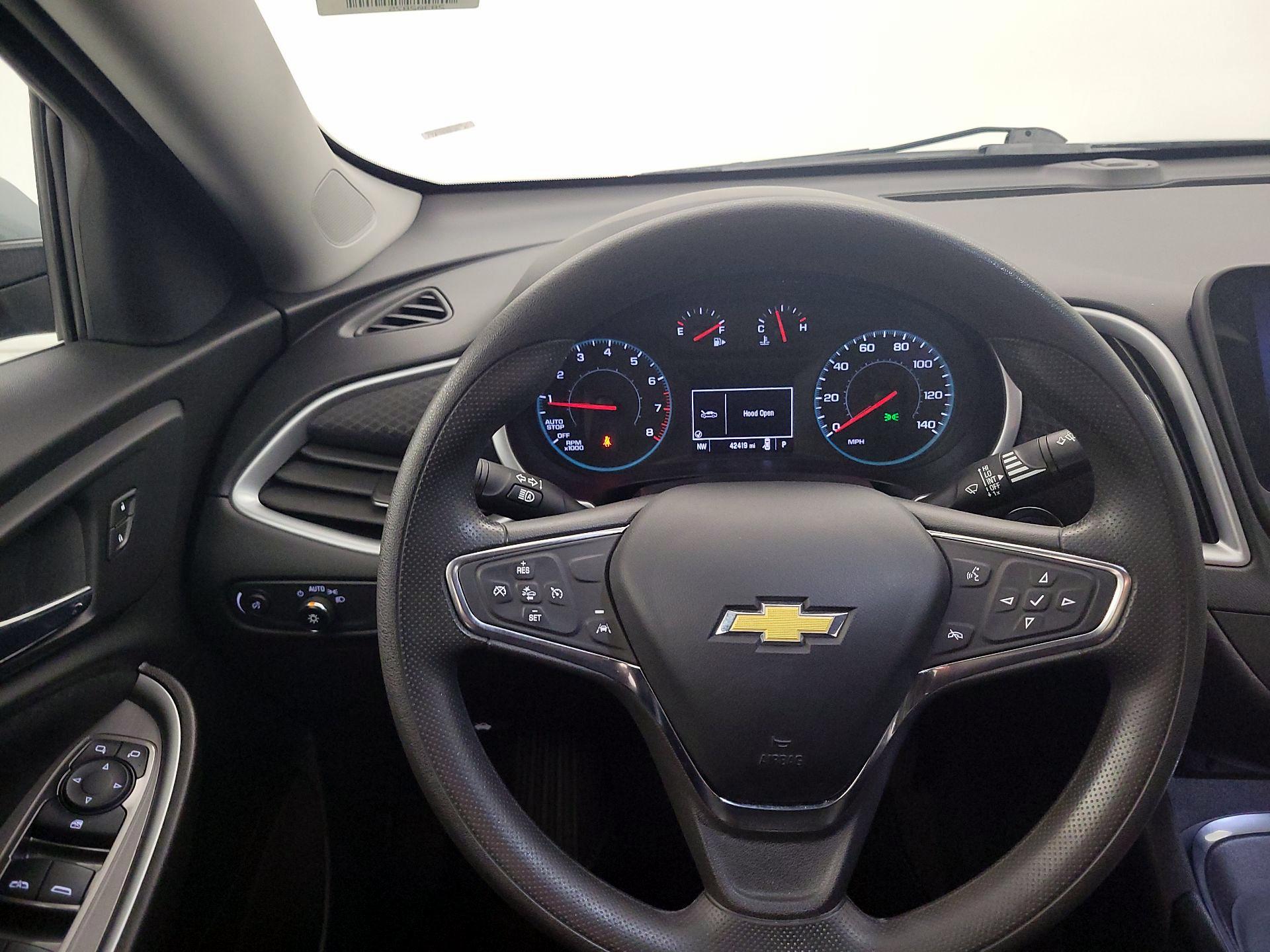 Thumbnail: 2023 Chevrolet Malibu - 10