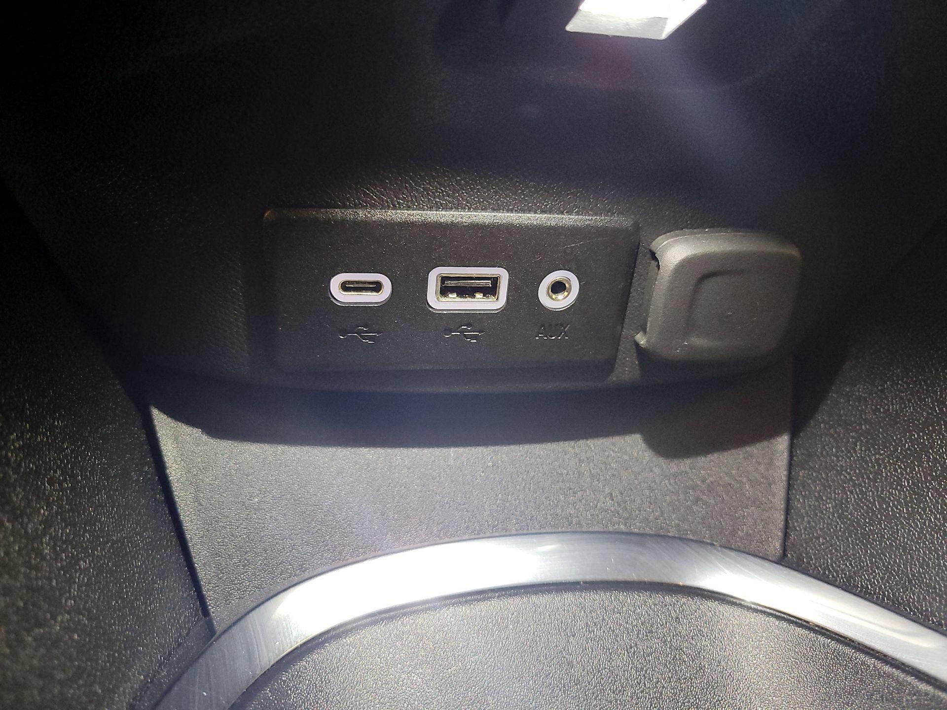 Thumbnail: 2023 Chevrolet Malibu - 18