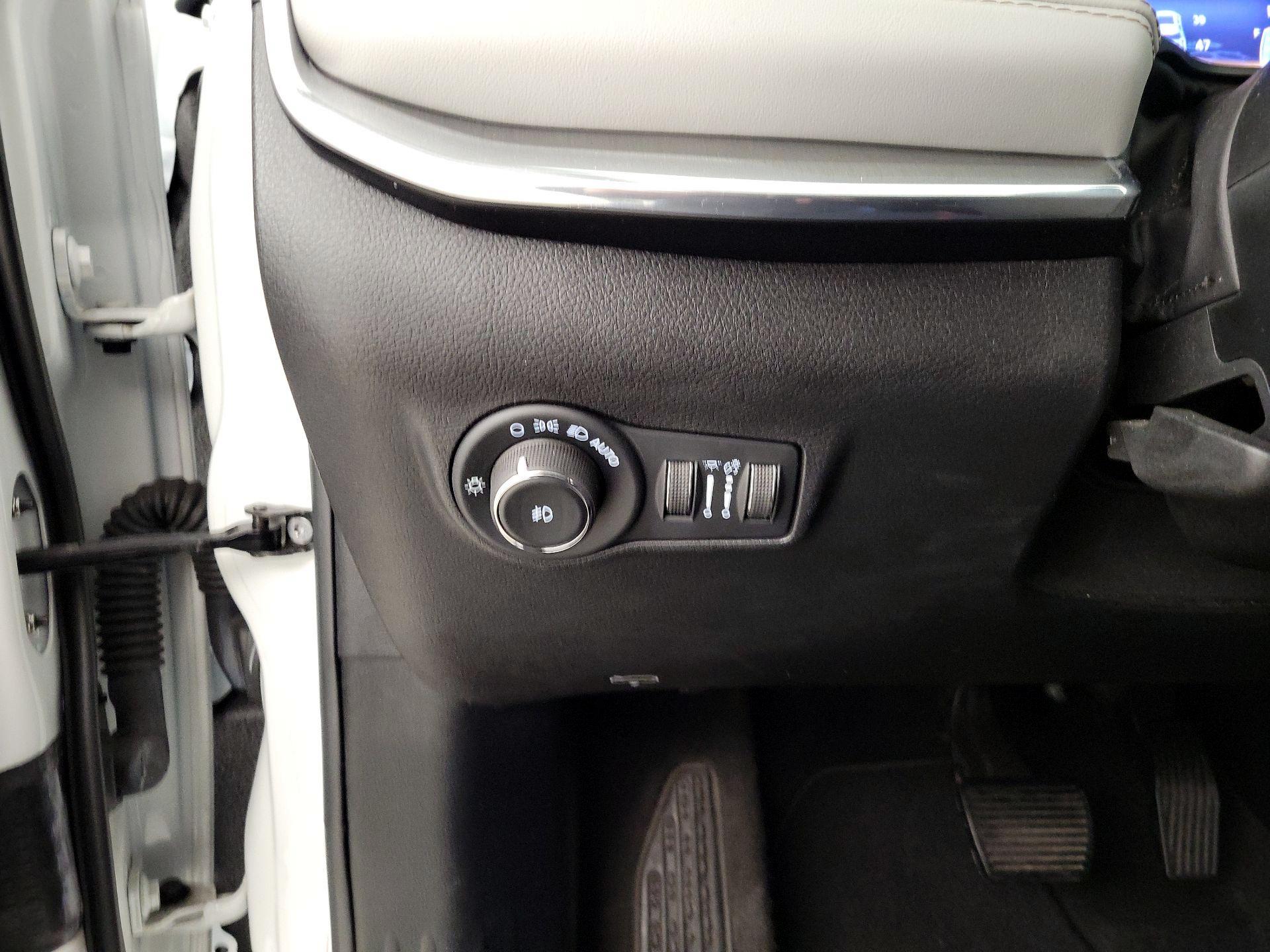 Thumbnail: 2022 Jeep Compass - 13