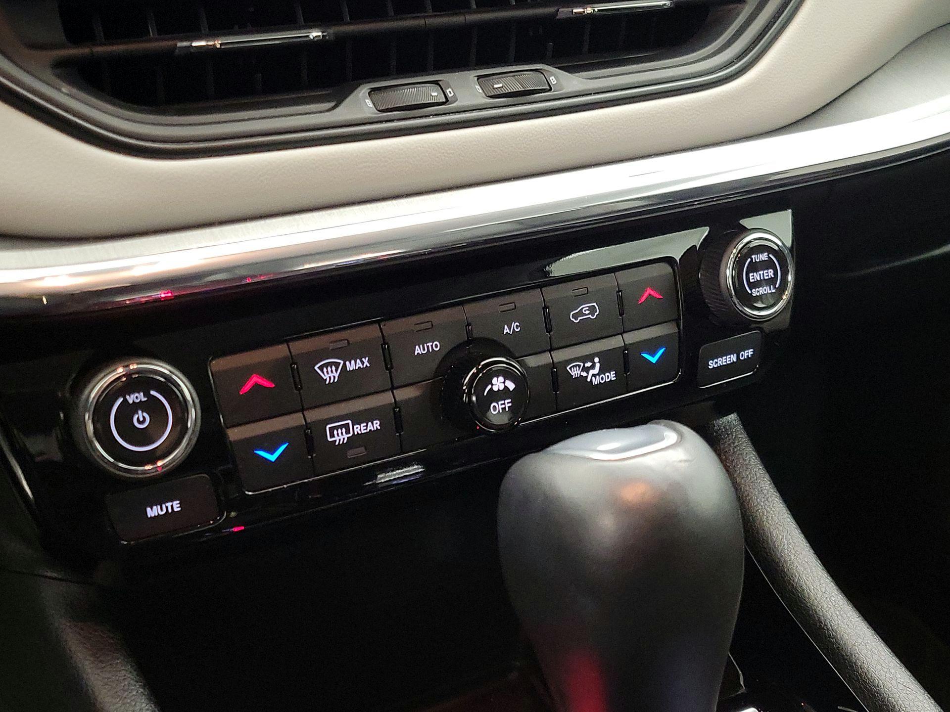 Thumbnail: 2022 Jeep Compass - 16