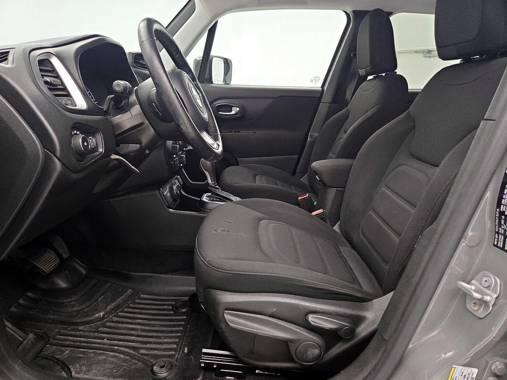 Thumbnail: 2020 Jeep Renegade - 11