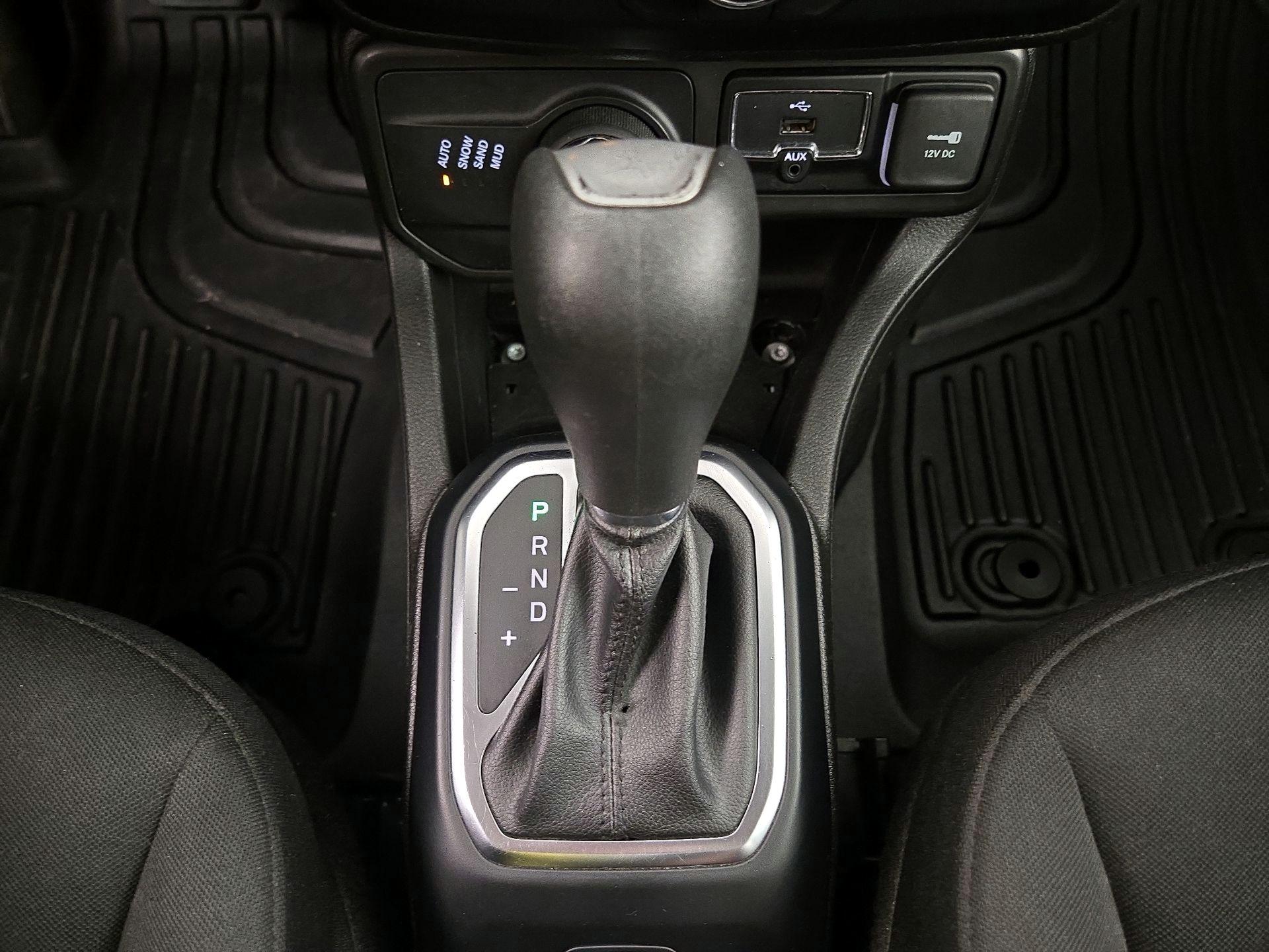 Thumbnail: 2020 Jeep Renegade - 17