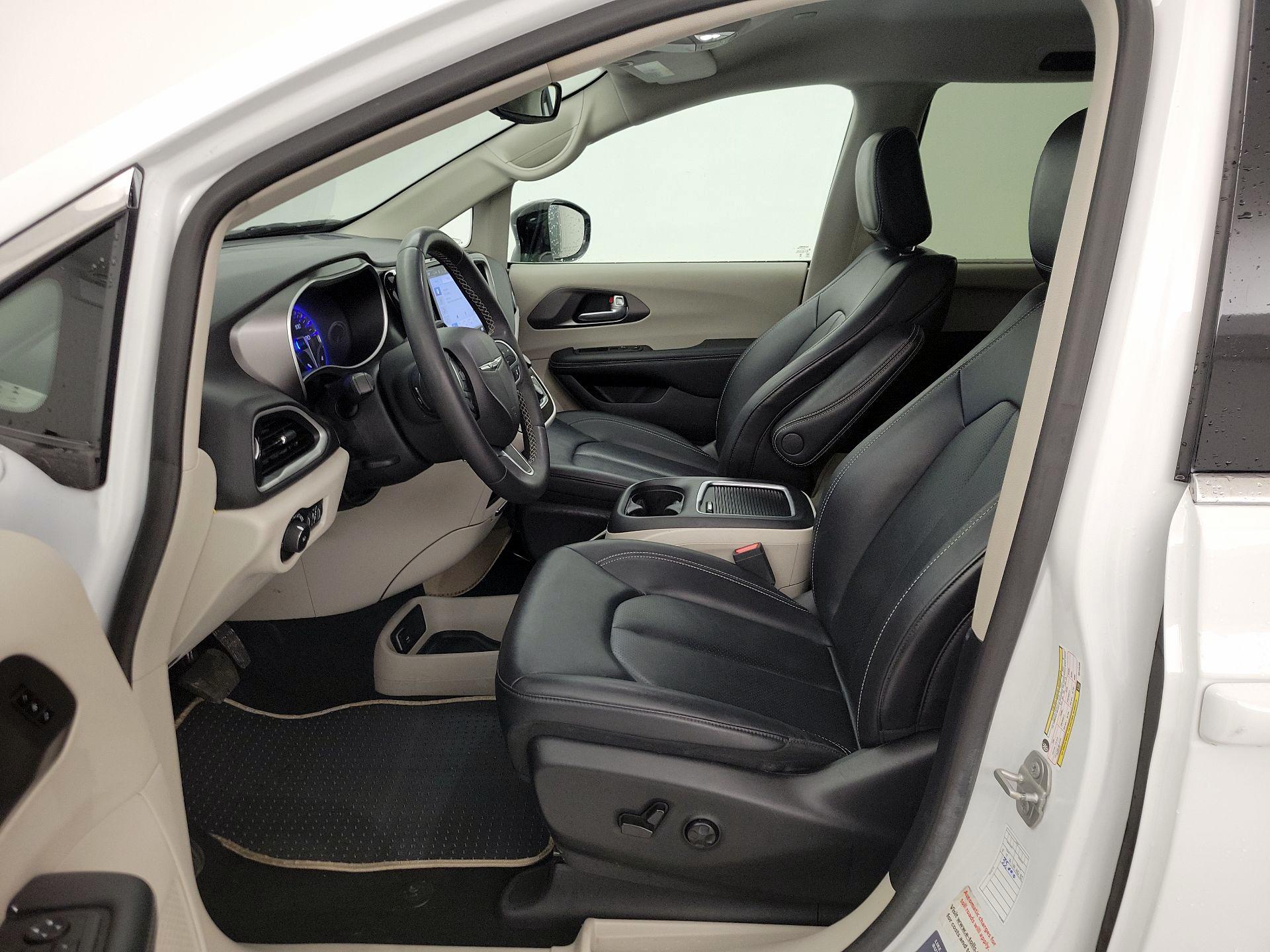 Thumbnail: 2024 Chrysler Pacifica - 11