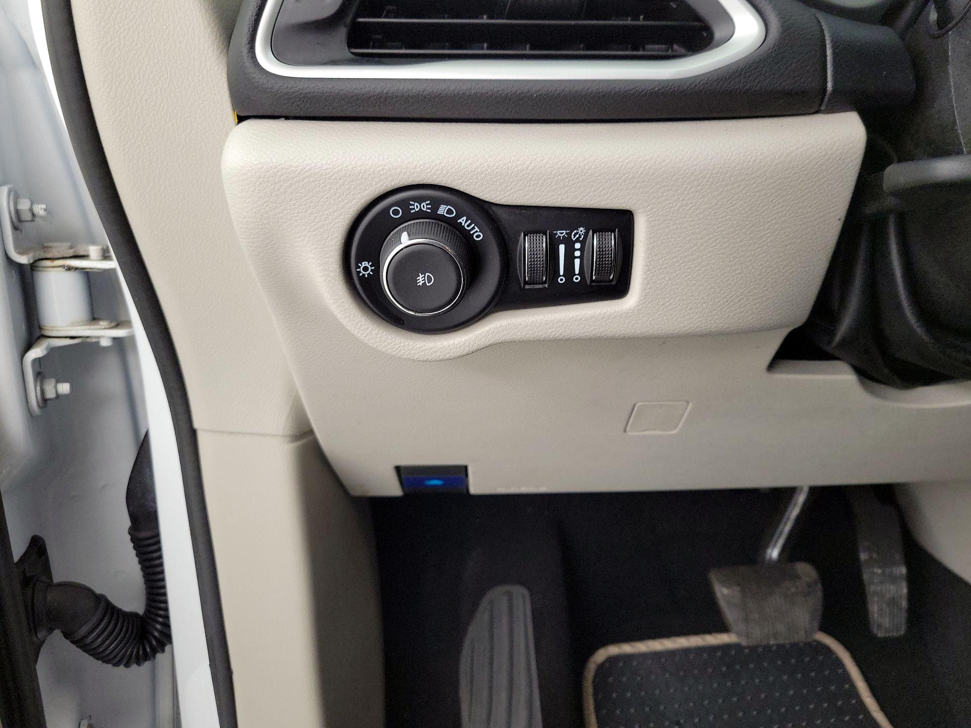 Thumbnail: 2024 Chrysler Pacifica - 13