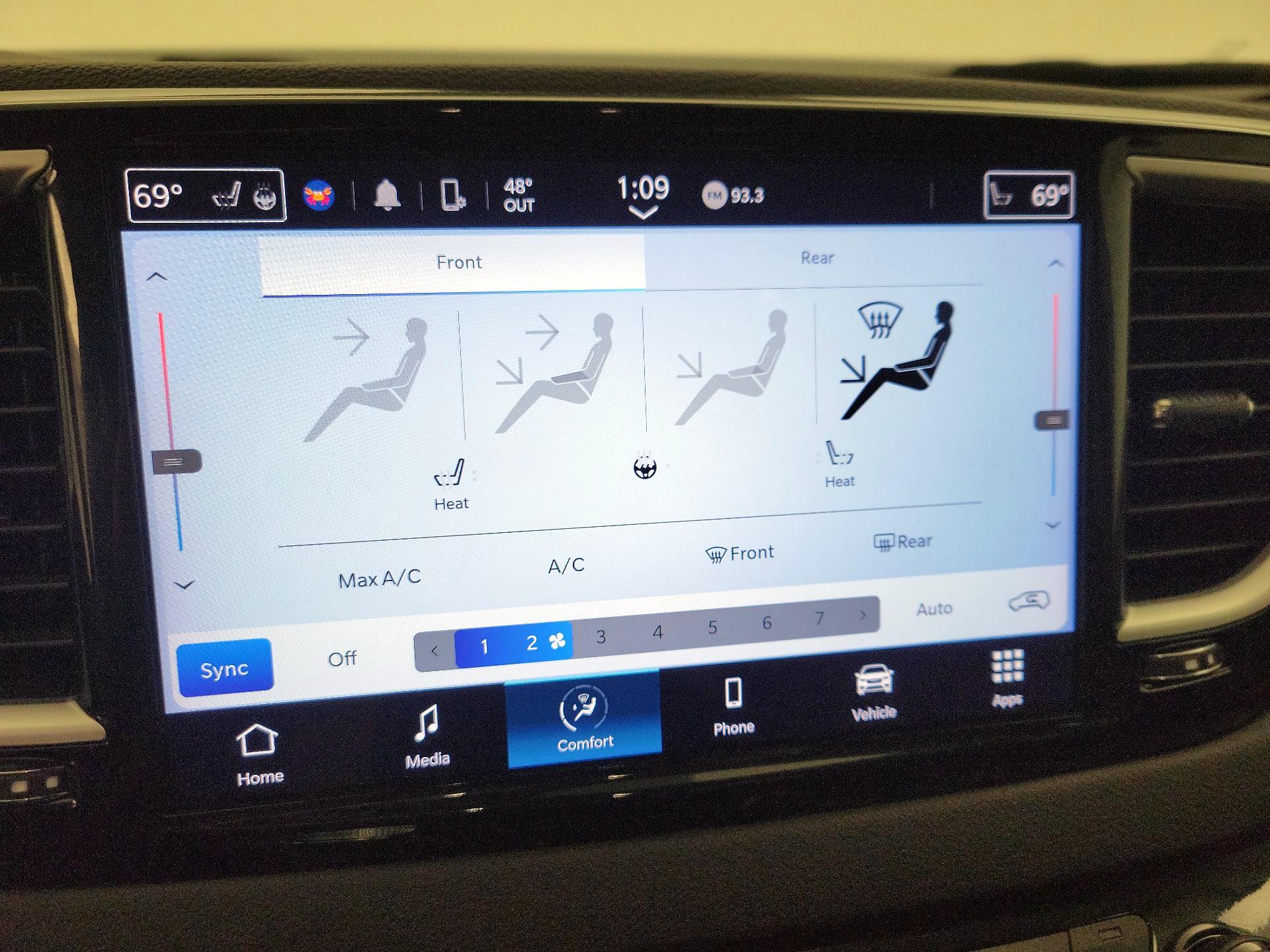 Thumbnail: 2024 Chrysler Pacifica - 16