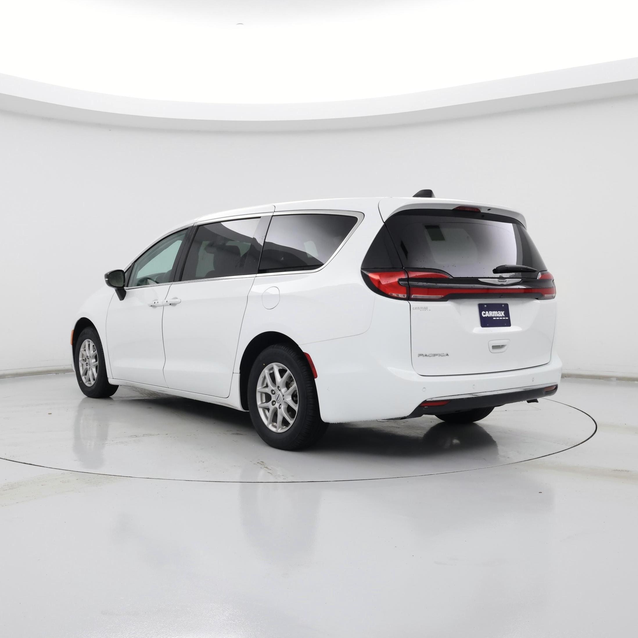 Thumbnail: 2024 Chrysler Pacifica - 2