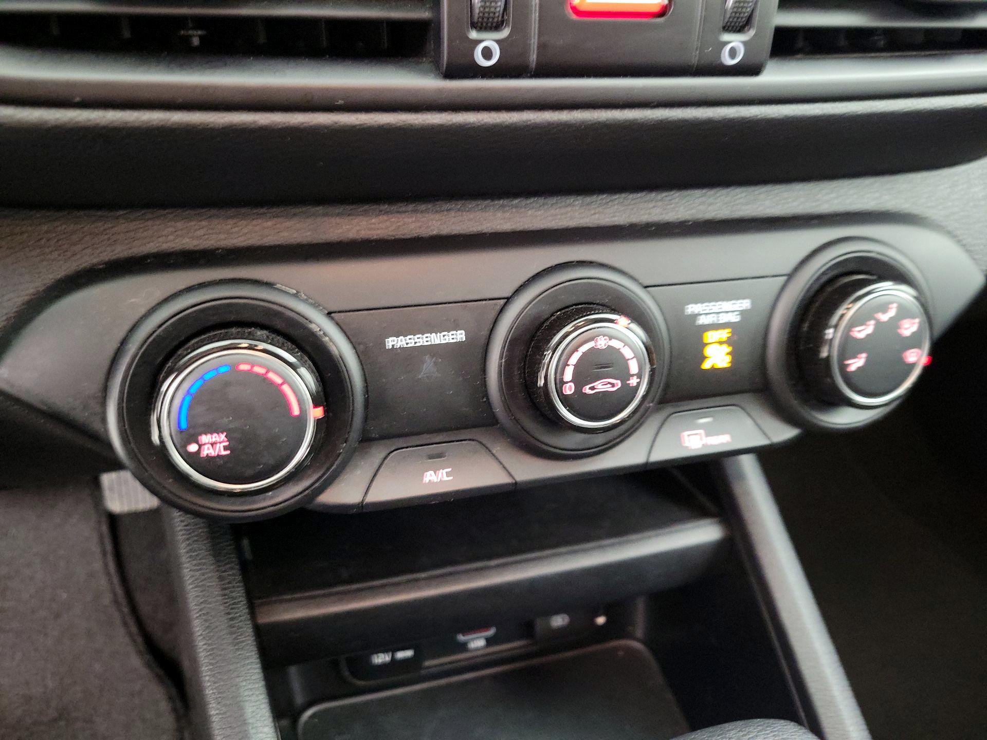 Thumbnail: 2024 Kia Forte - 16