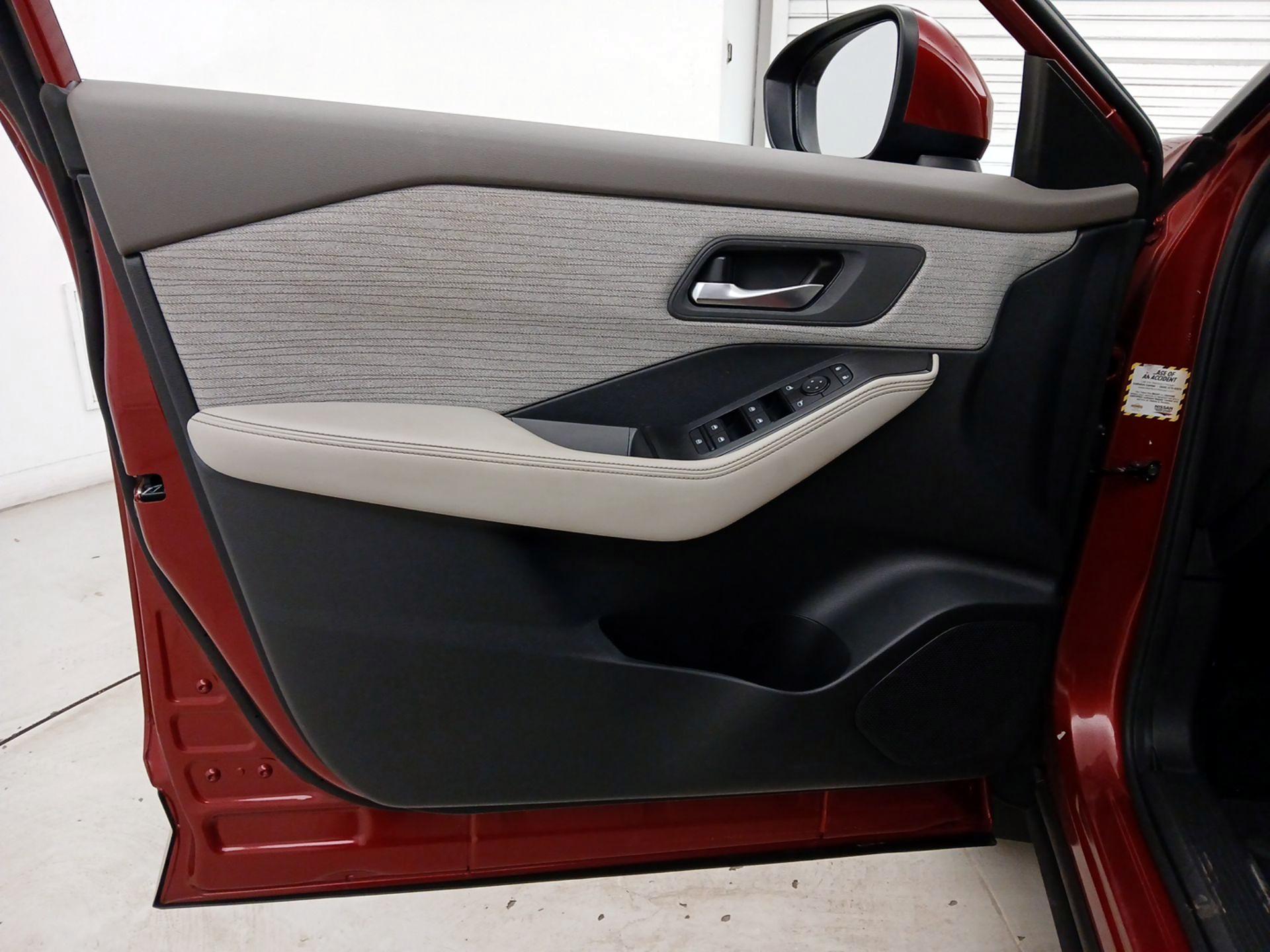 Thumbnail: 2023 Nissan Rogue - 12