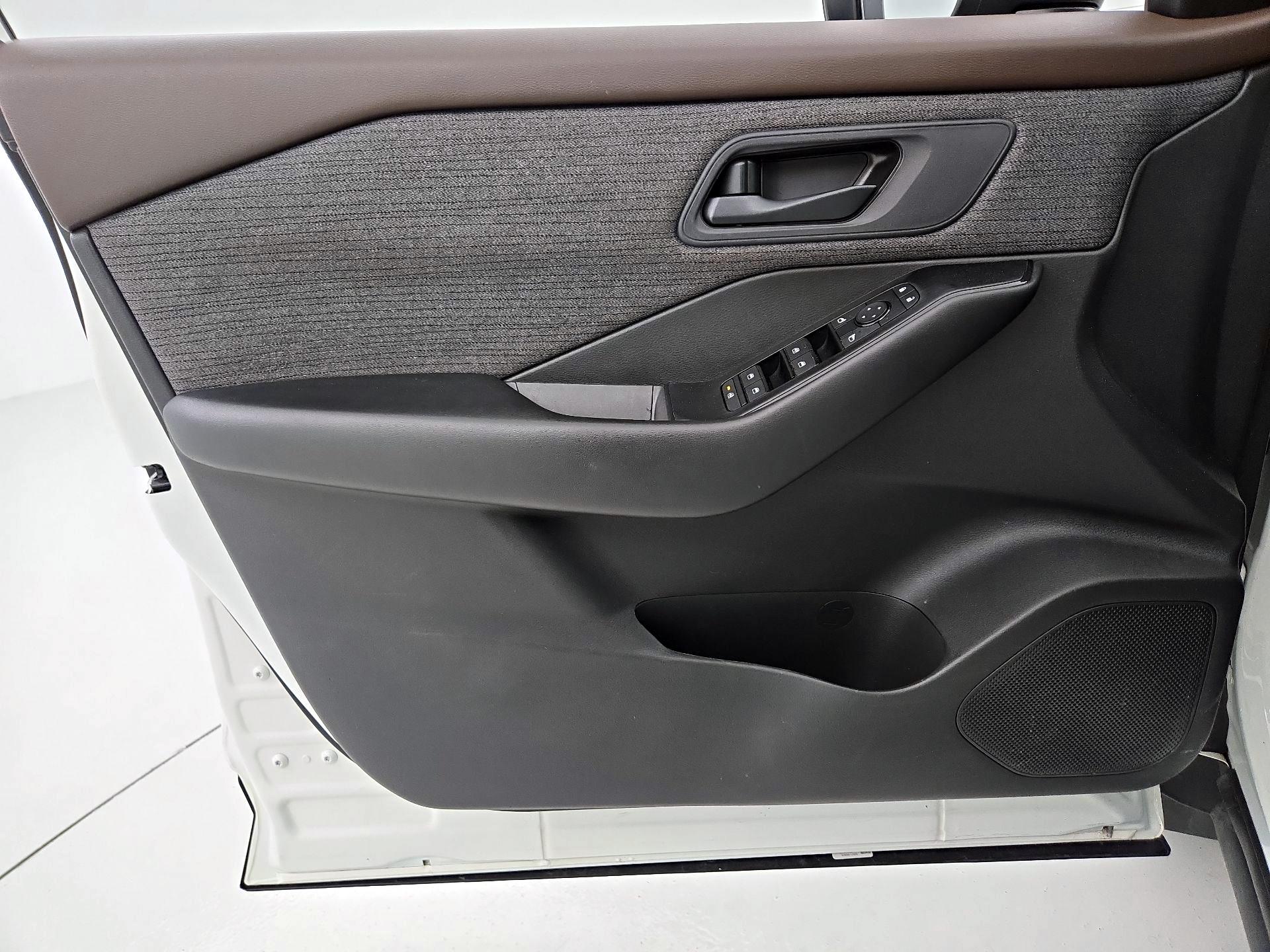 Thumbnail: 2023 Nissan Rogue - 12