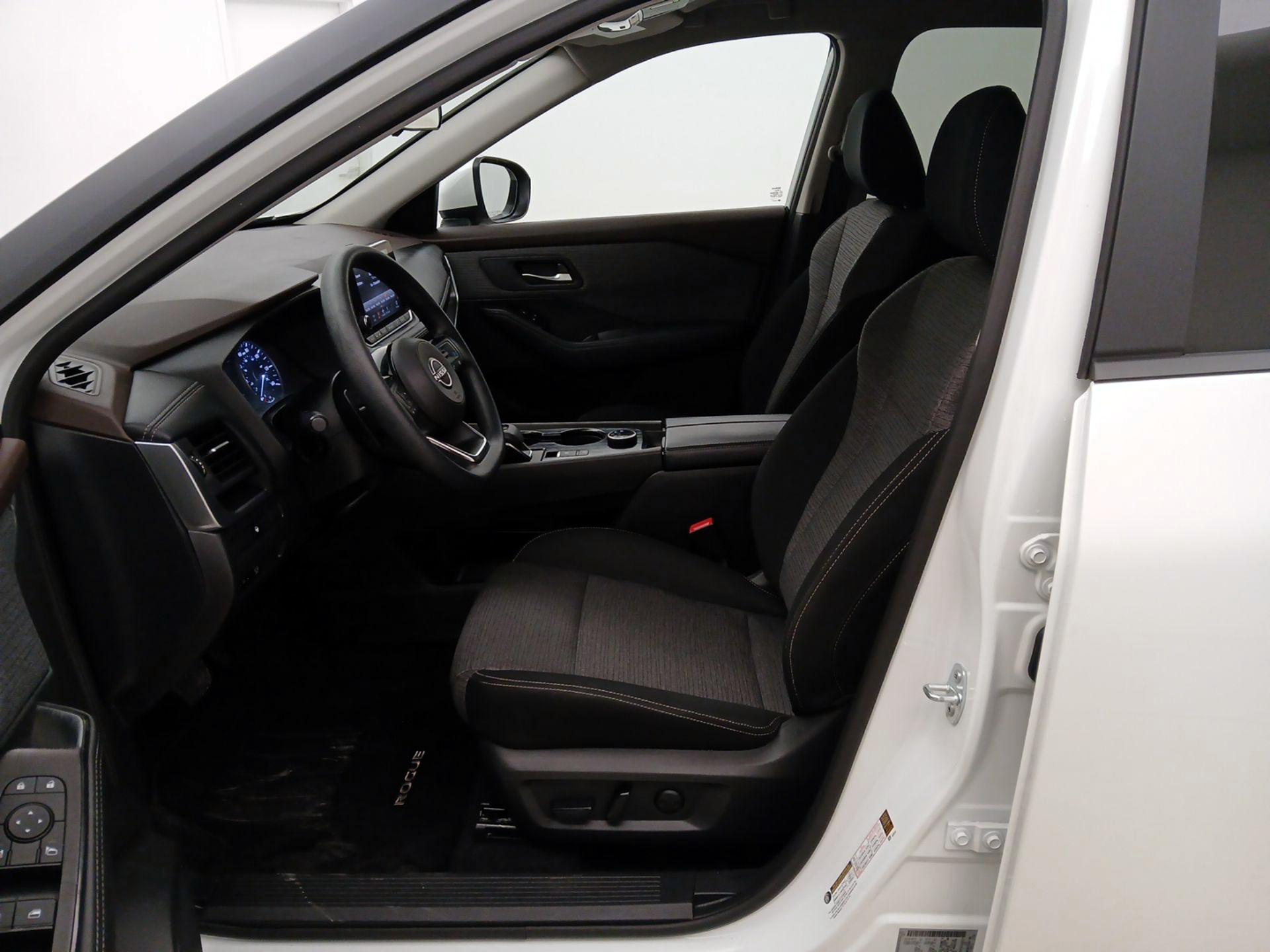 Thumbnail: 2023 Nissan Rogue - 11