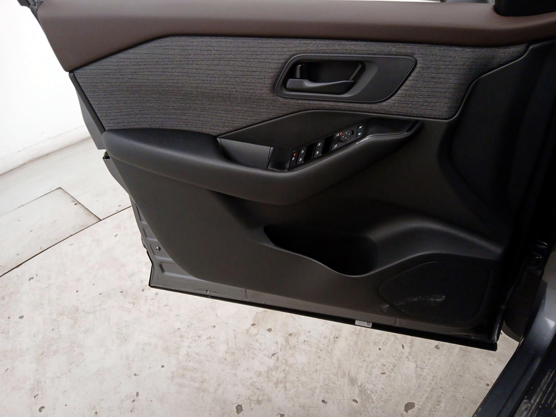 Thumbnail: 2023 Nissan Rogue - 12