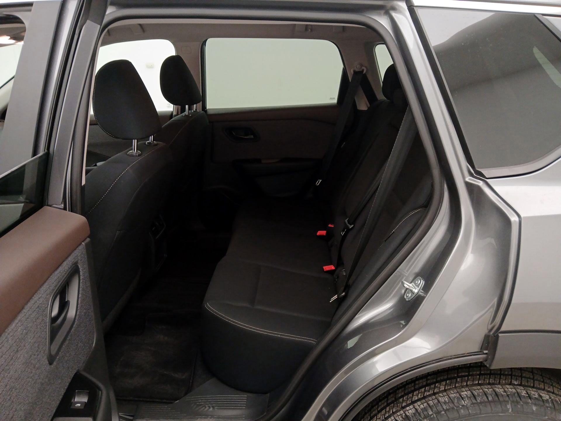 Thumbnail: 2023 Nissan Rogue - 19