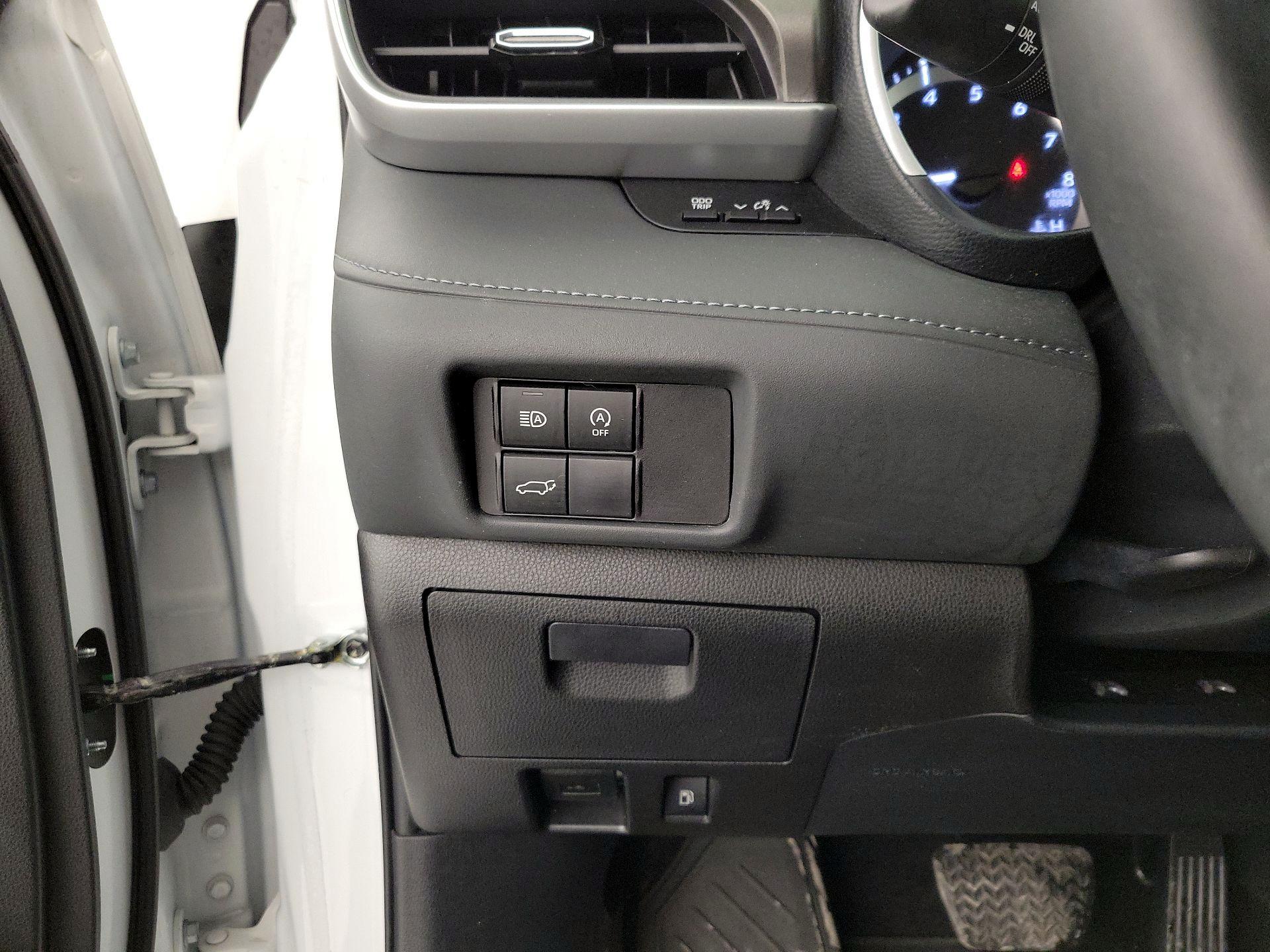 Thumbnail: 2023 Toyota Highlander - 13