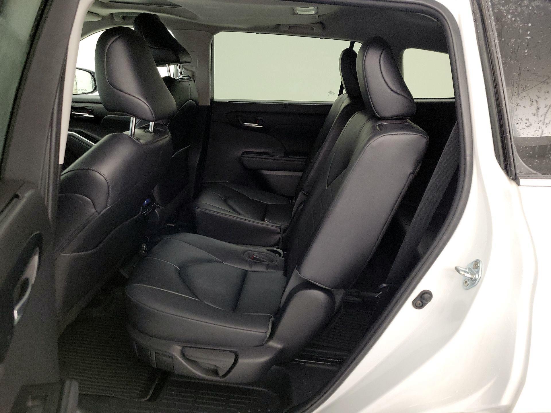 Thumbnail: 2023 Toyota Highlander - 20