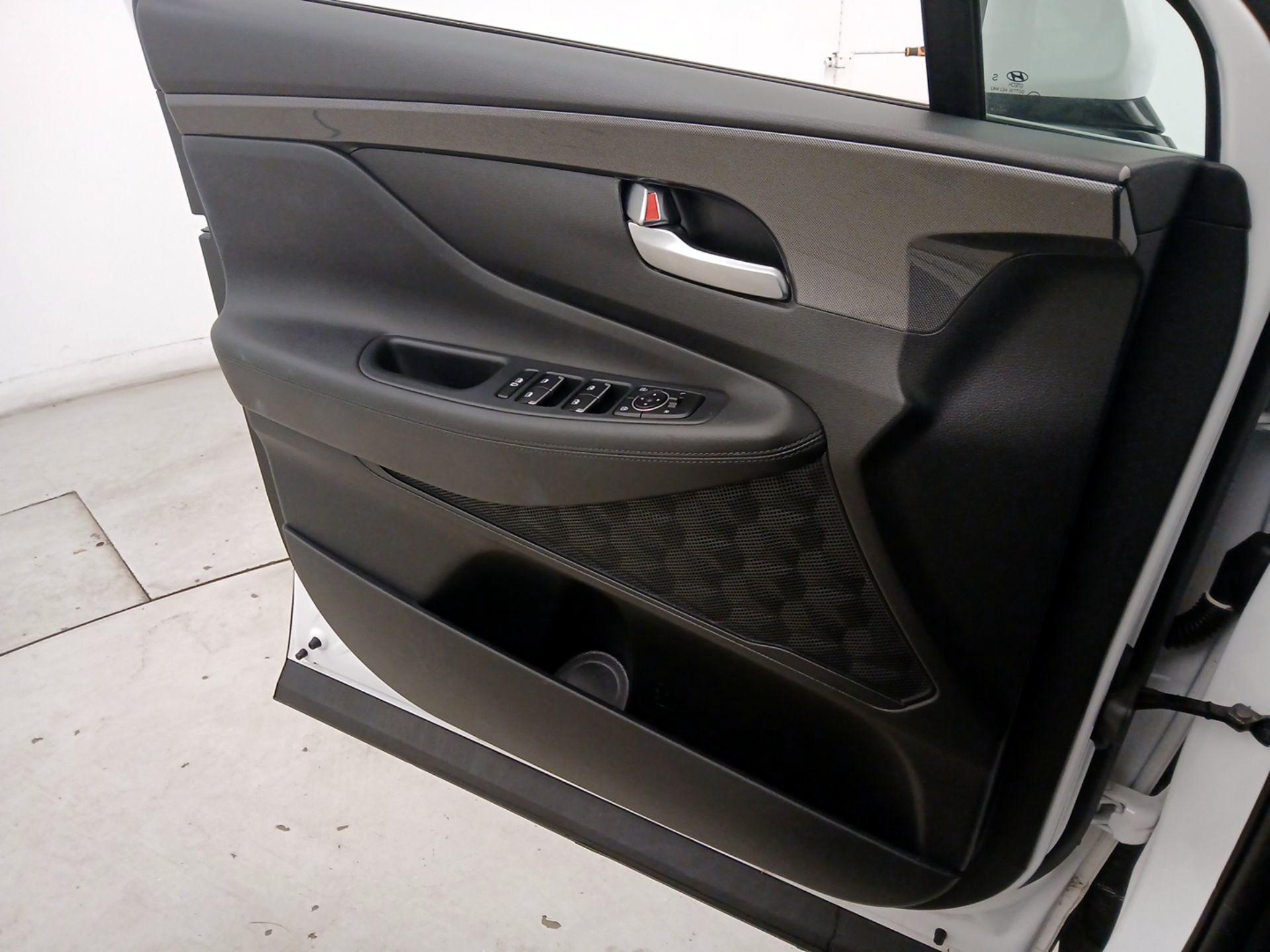 Thumbnail: 2023 Hyundai Santa Fe - 12