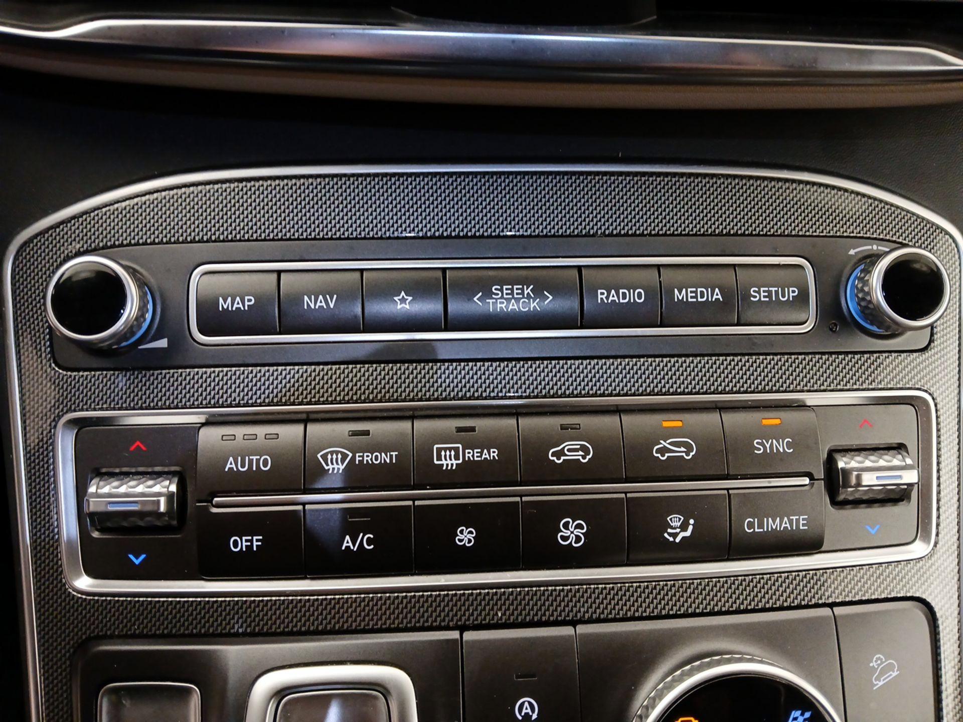 Thumbnail: 2023 Hyundai Santa Fe - 16