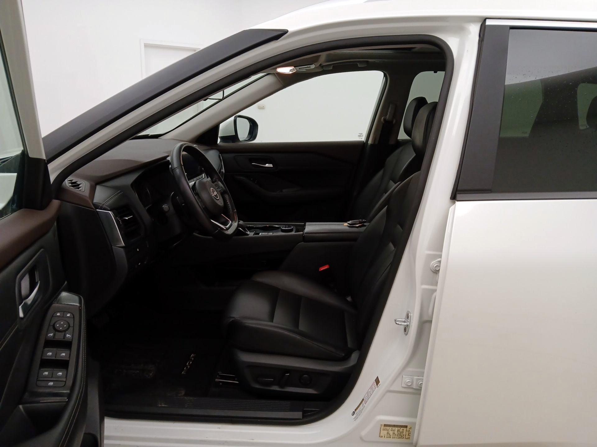 Thumbnail: 2023 Nissan Rogue - 11