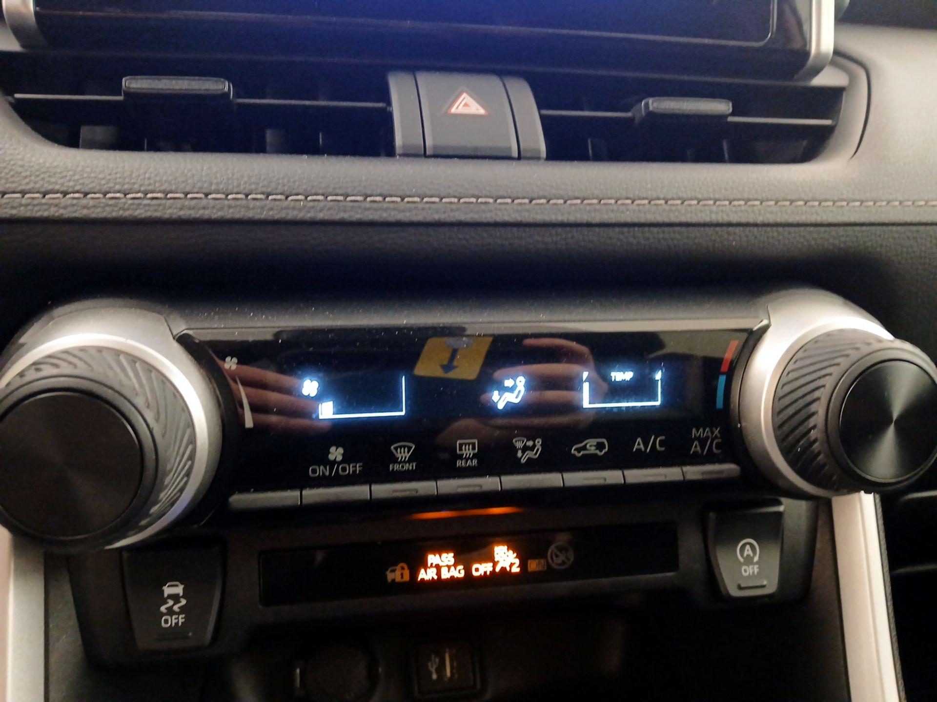 Thumbnail: 2024 Toyota RAV4 - 16