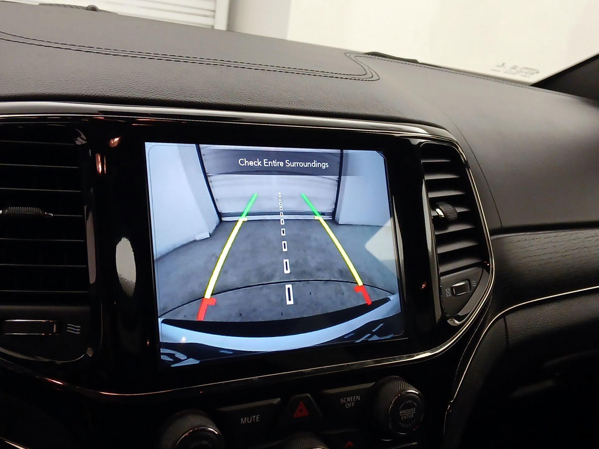 Thumbnail: 2021 Jeep Grand Cherokee - 15