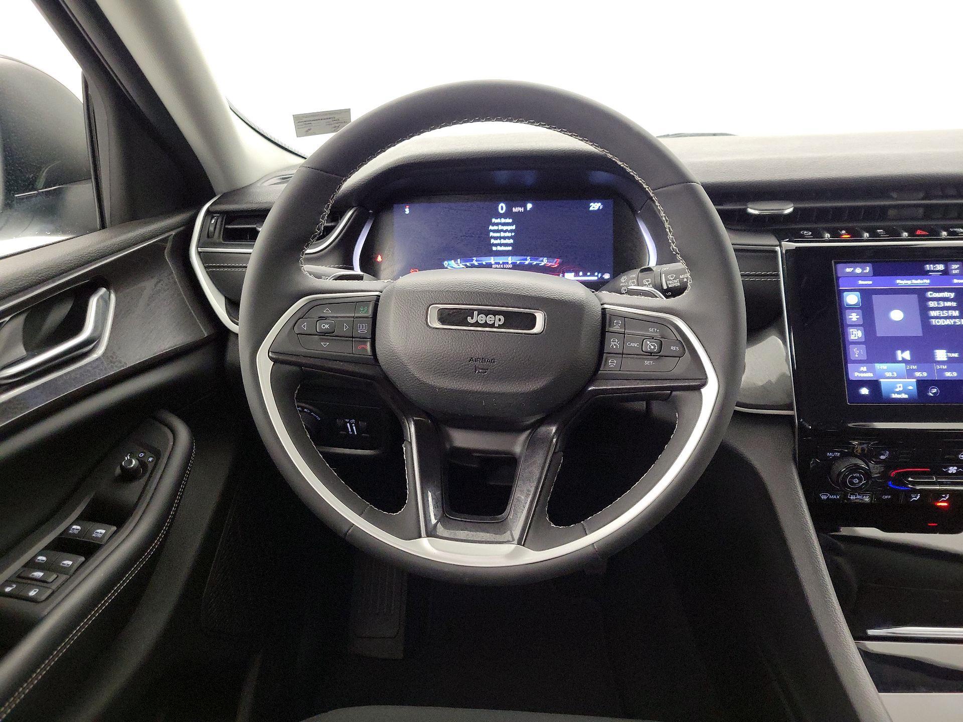 Thumbnail: 2023 Jeep Grand Cherokee - 10