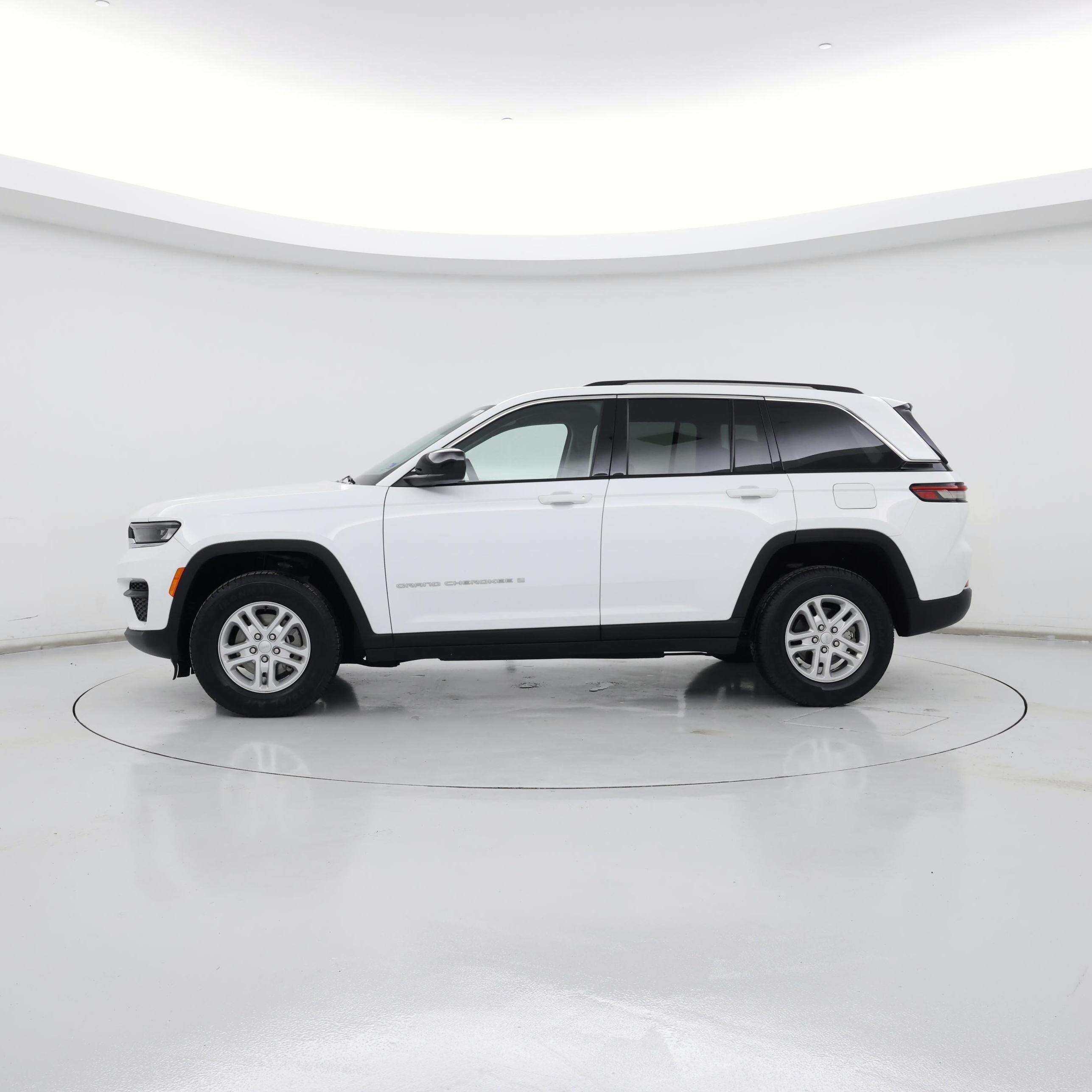 Thumbnail: 2023 Jeep Grand Cherokee - 3