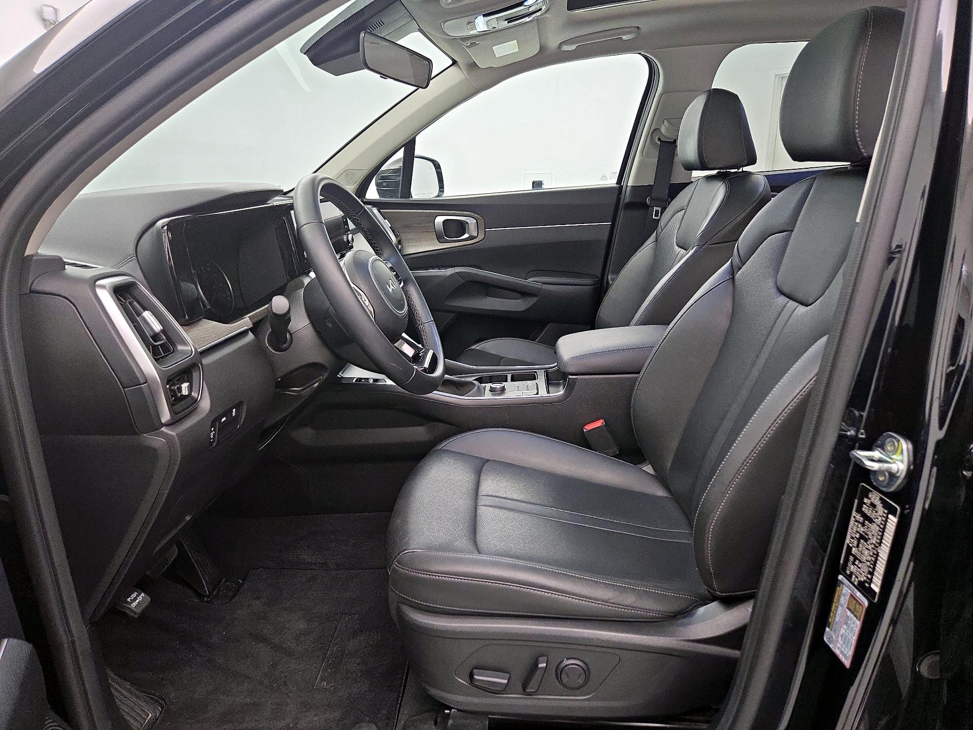 Thumbnail: 2022 Kia Sorento - 11