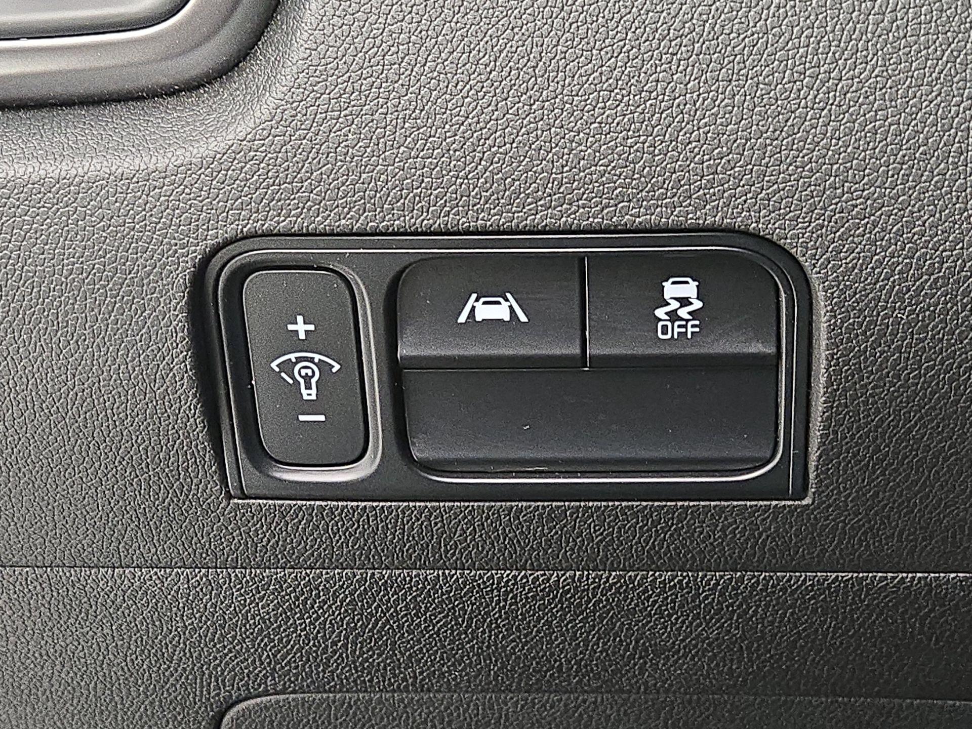 Thumbnail: 2022 Kia Sorento - 13