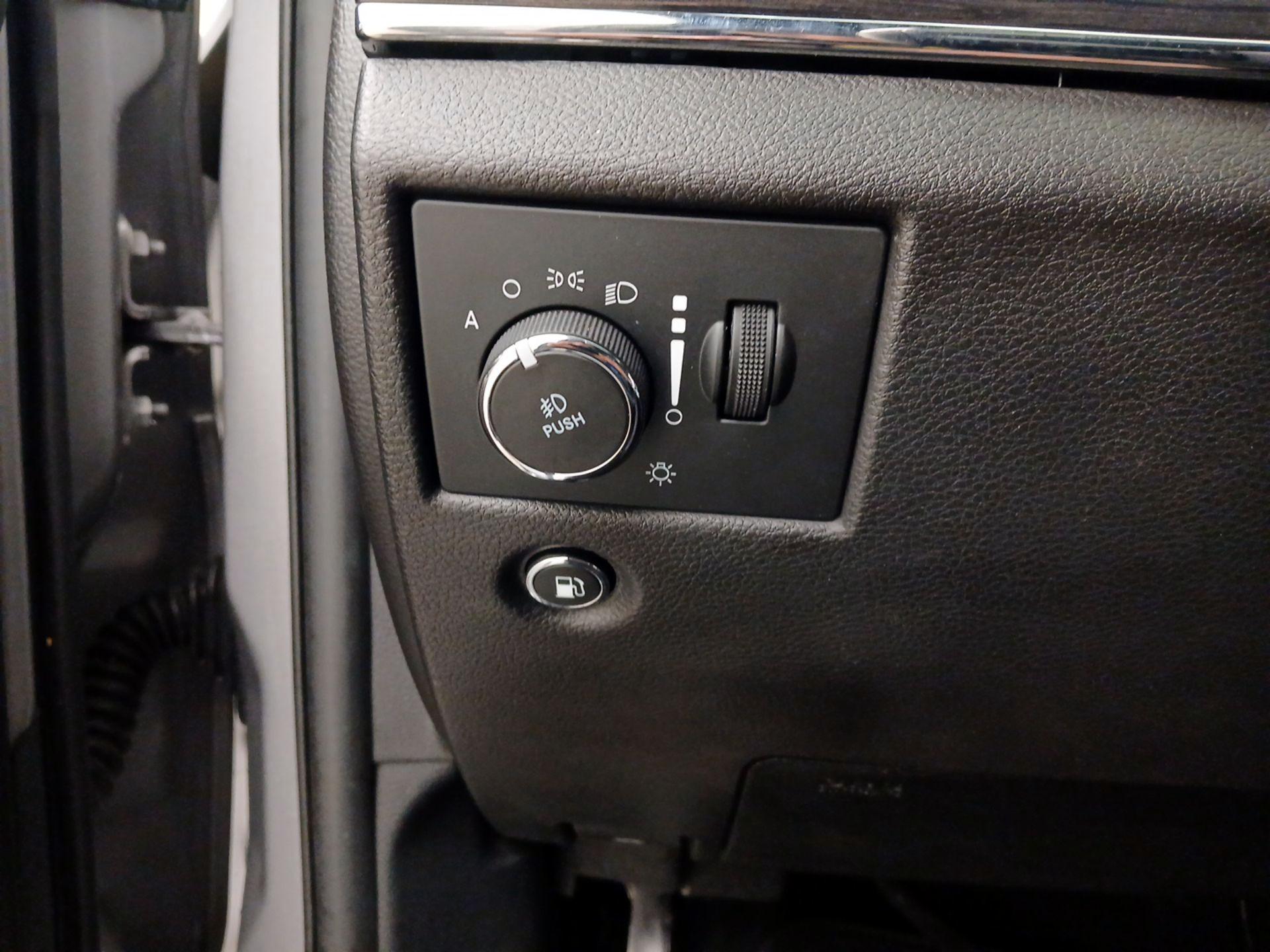 Thumbnail: 2020 Jeep Grand Cherokee - 13