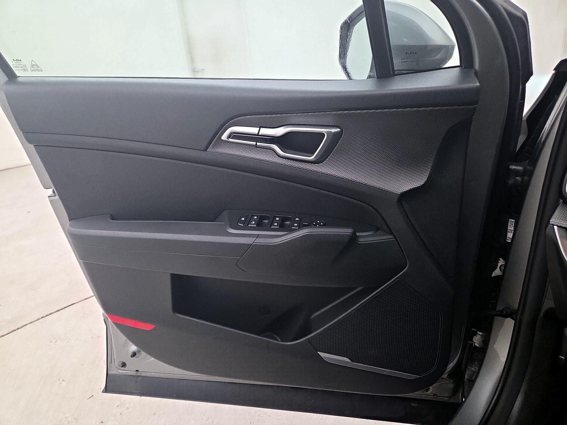 Thumbnail: 2024 Kia Sportage - 12