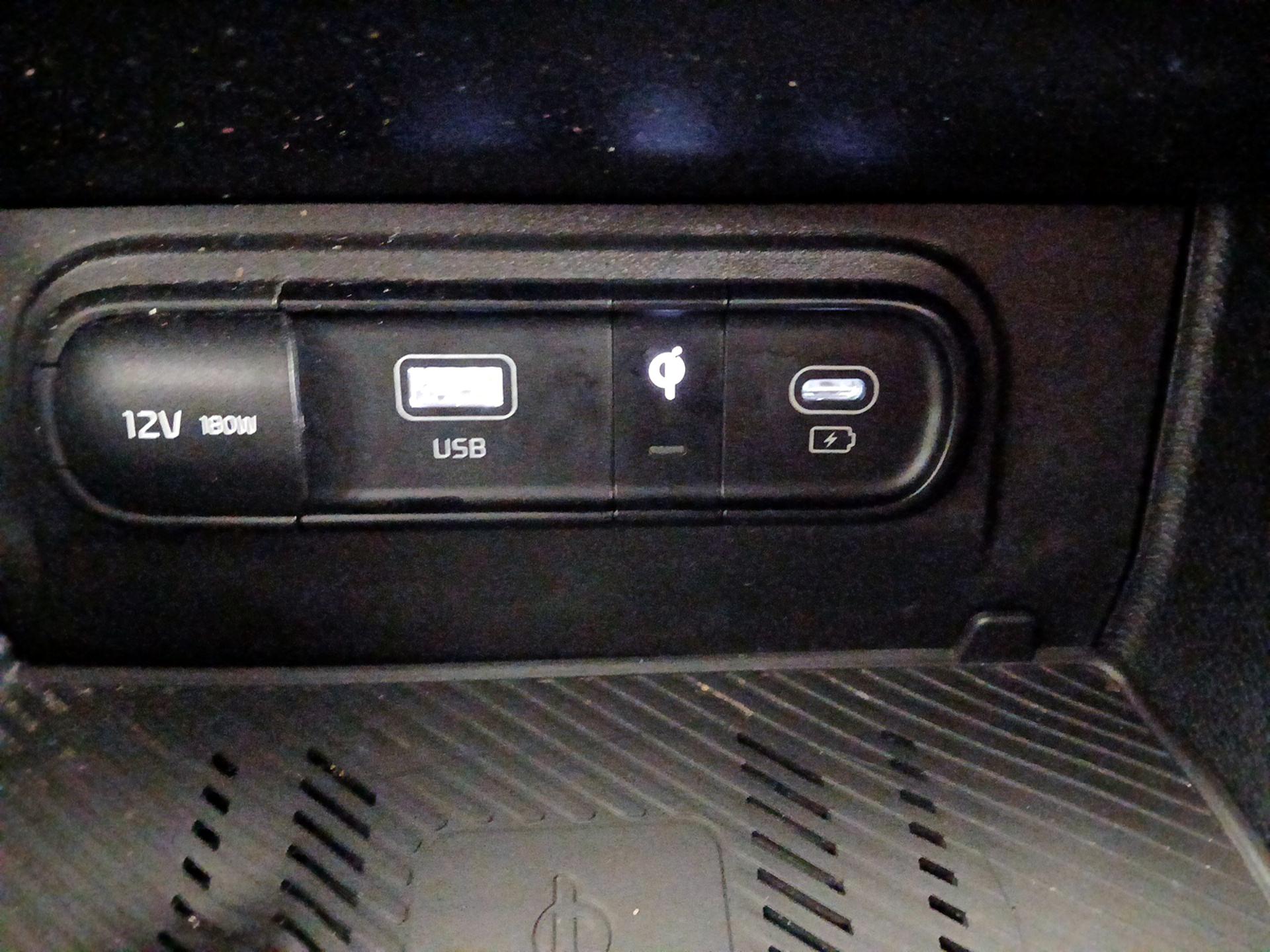 Thumbnail: 2023 Kia Sportage - 19