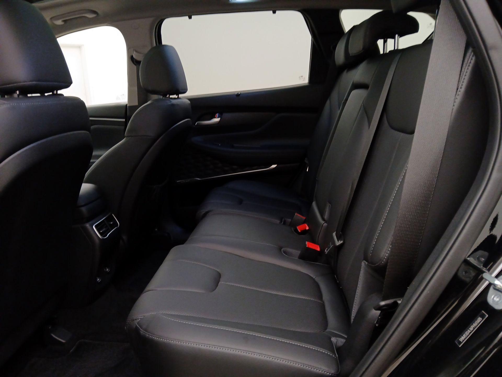 Thumbnail: 2023 Hyundai Santa Fe - 20