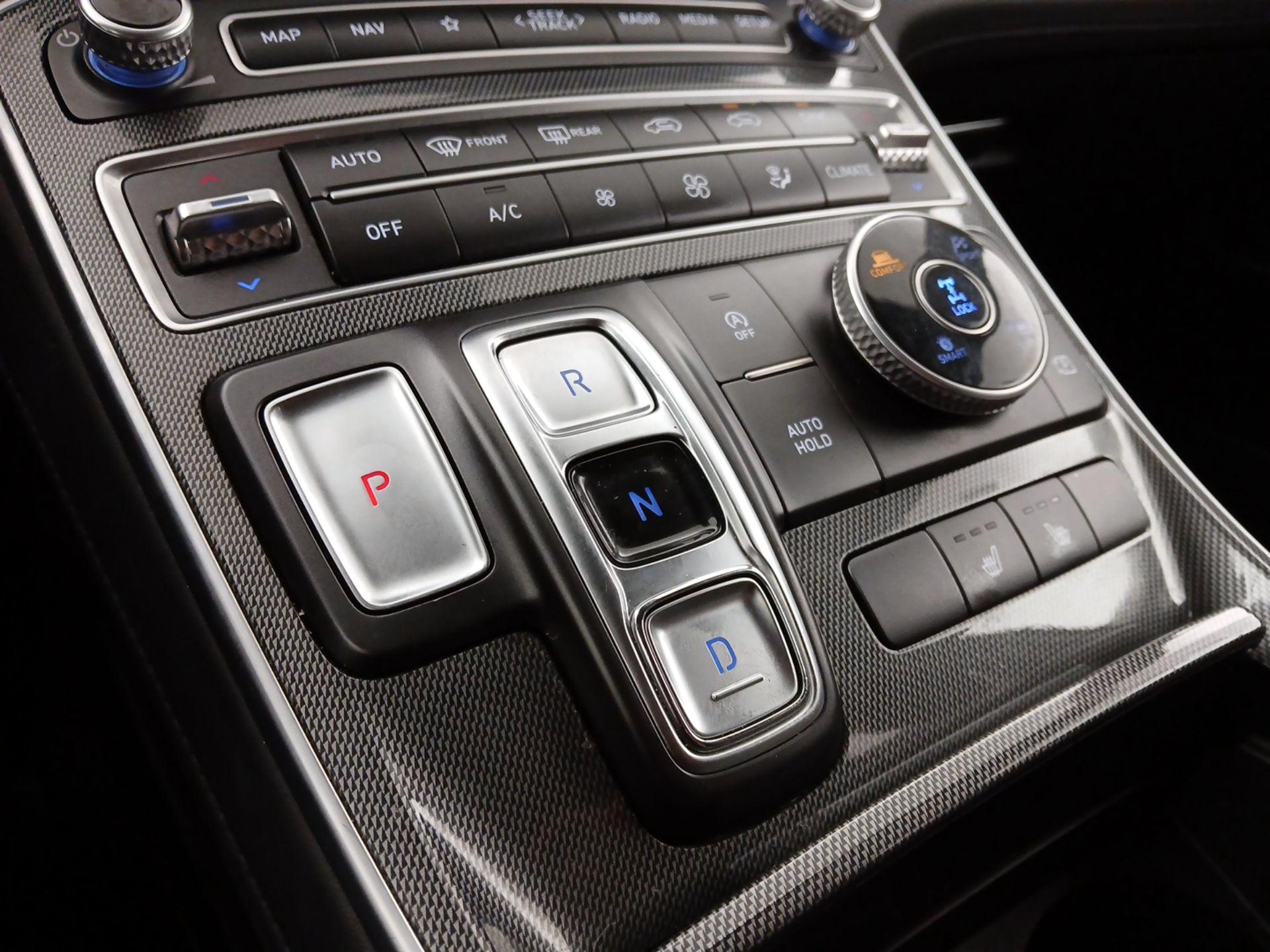 Thumbnail: 2023 Hyundai Santa Fe - 18