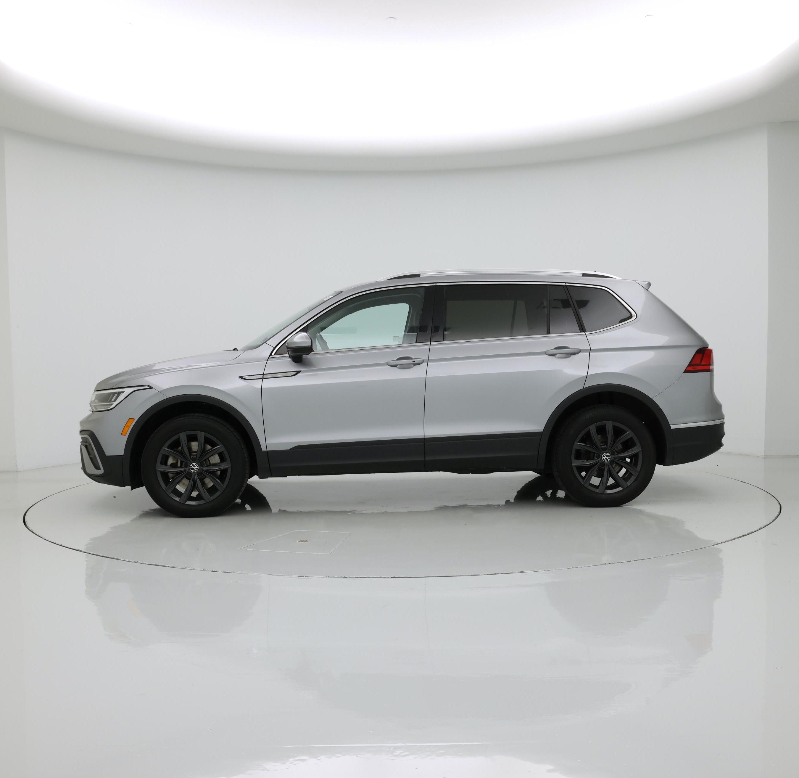 Thumbnail: 2024 Volkswagen Tiguan - 3