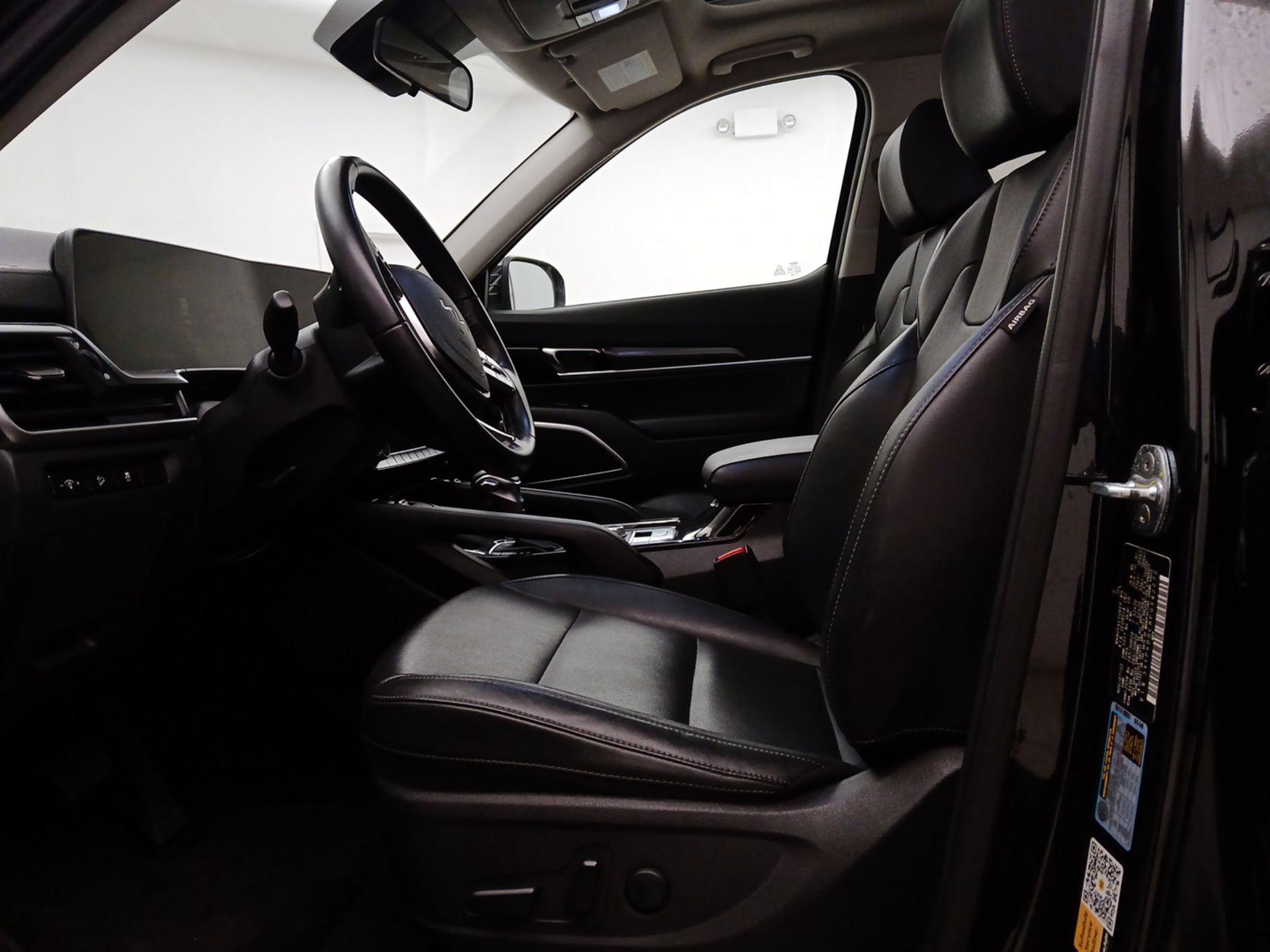 Thumbnail: 2023 Kia Telluride - 11