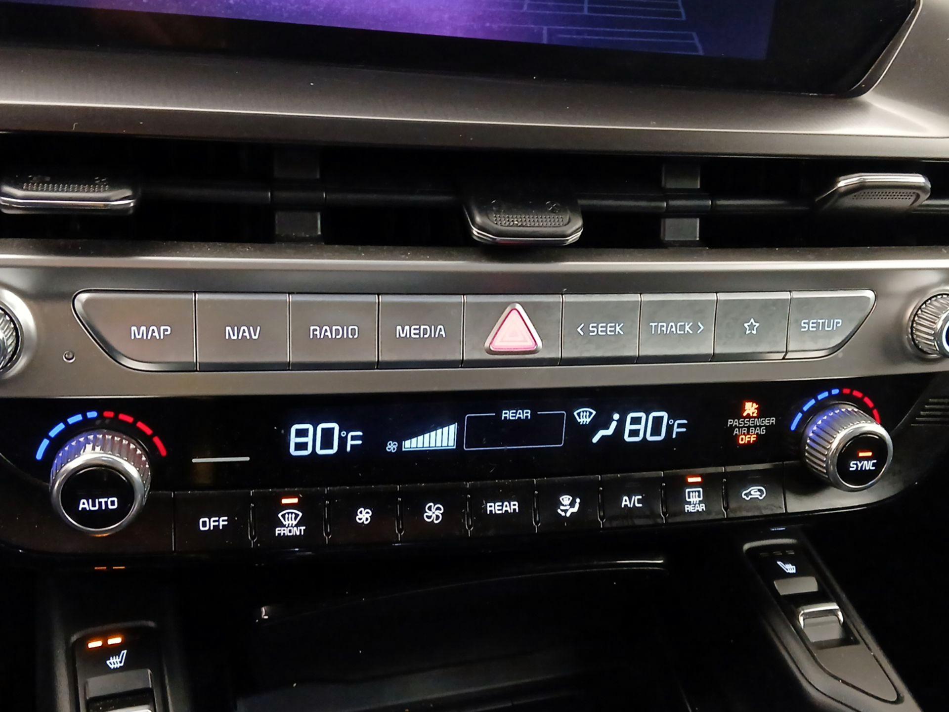 Thumbnail: 2023 Kia Telluride - 17