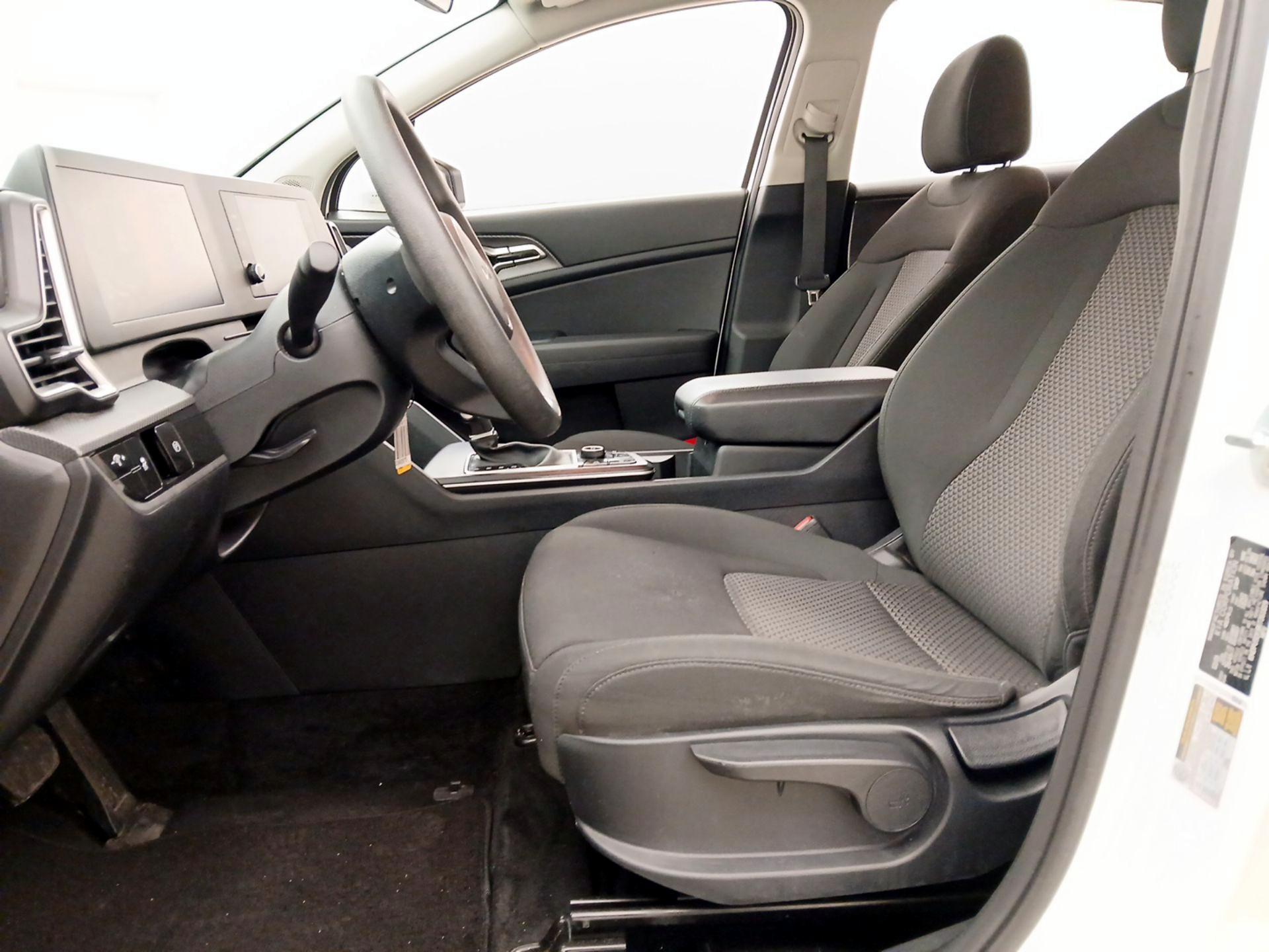 Thumbnail: 2024 Kia Sportage - 11