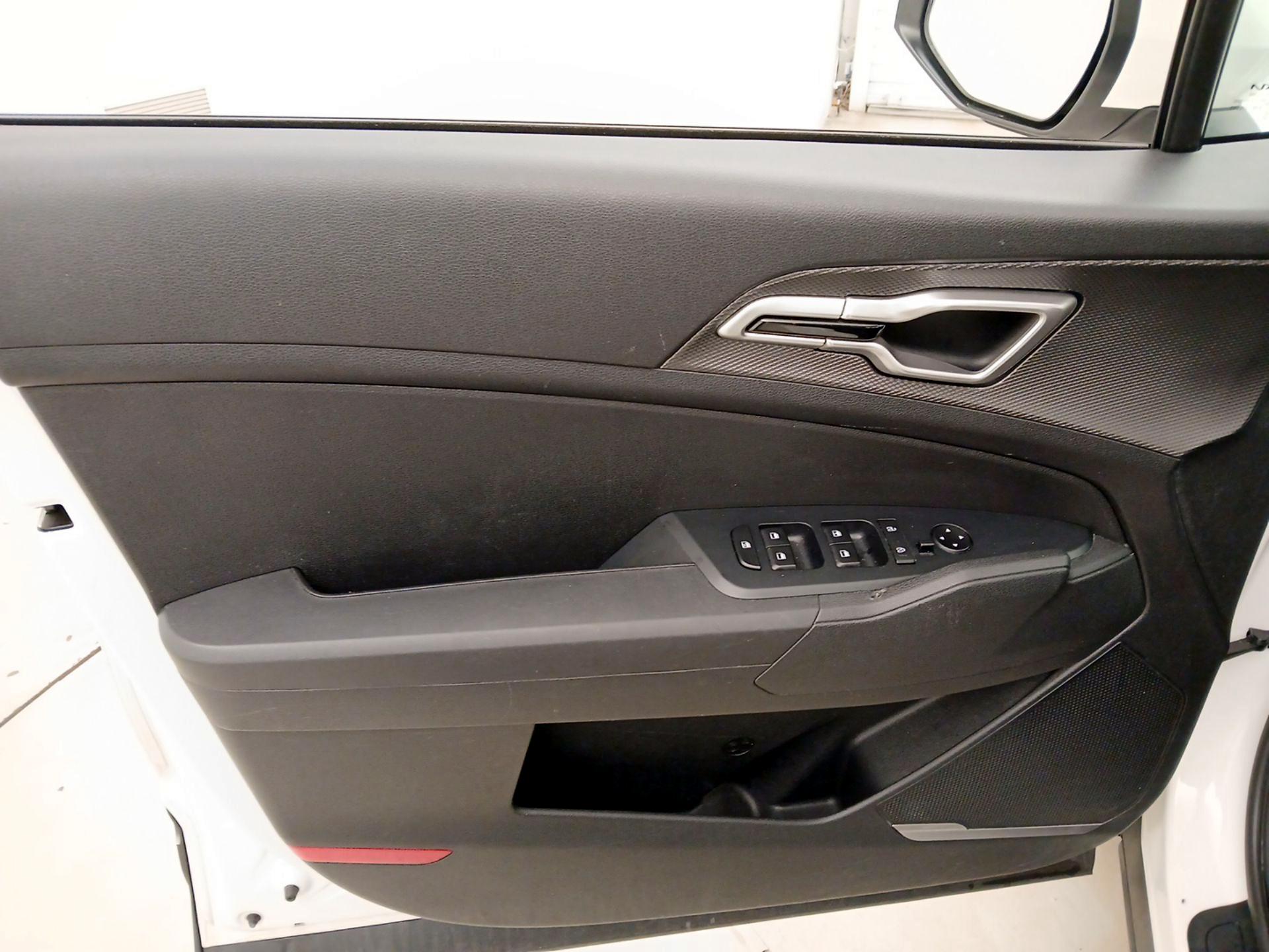 Thumbnail: 2024 Kia Sportage - 12