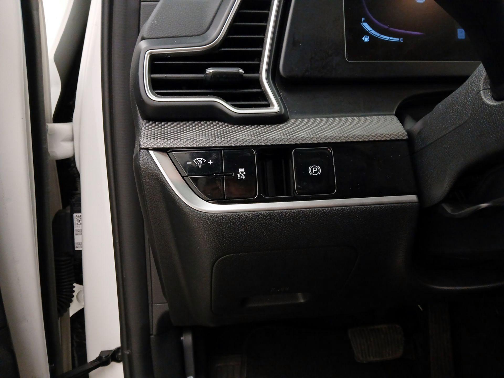 Thumbnail: 2024 Kia Sportage - 13