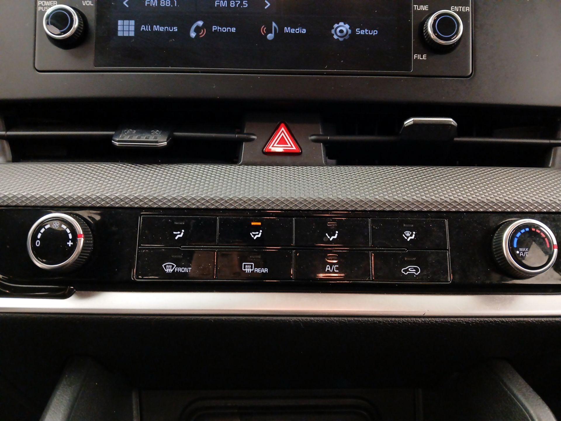 Thumbnail: 2024 Kia Sportage - 16