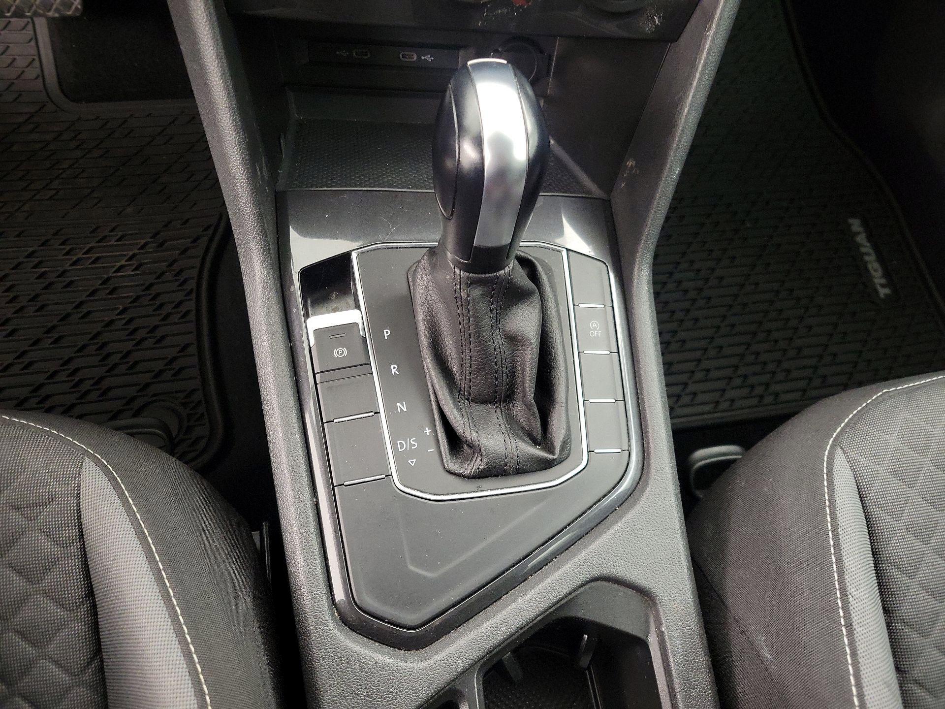 Thumbnail: 2021 Volkswagen Tiguan - 17