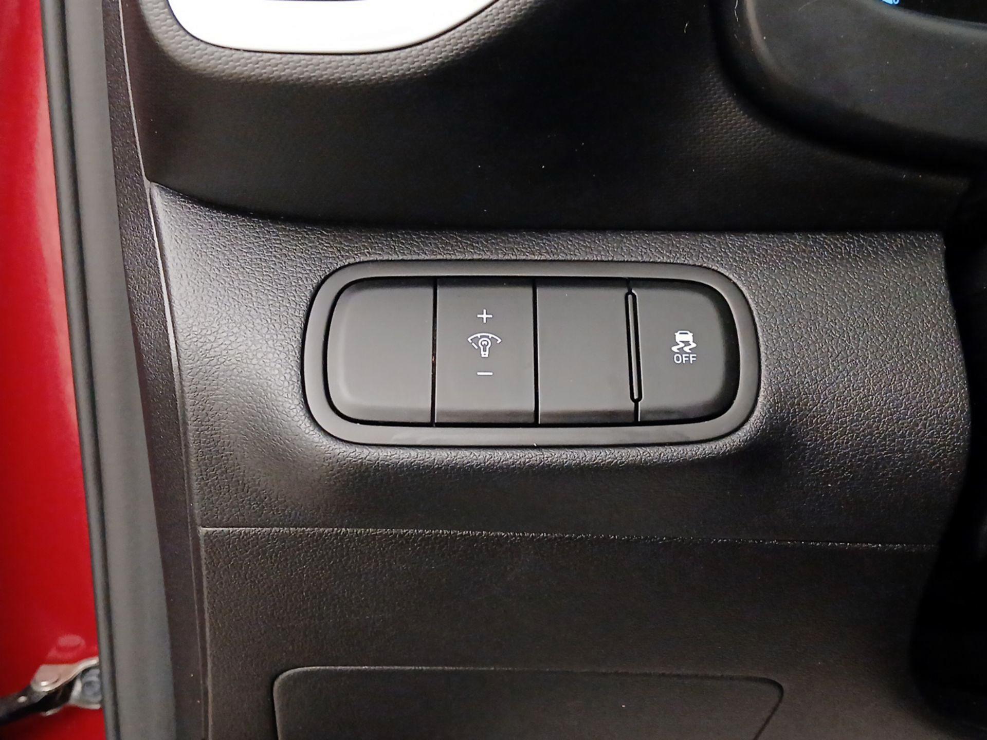 Thumbnail: 2023 Hyundai Venue - 13