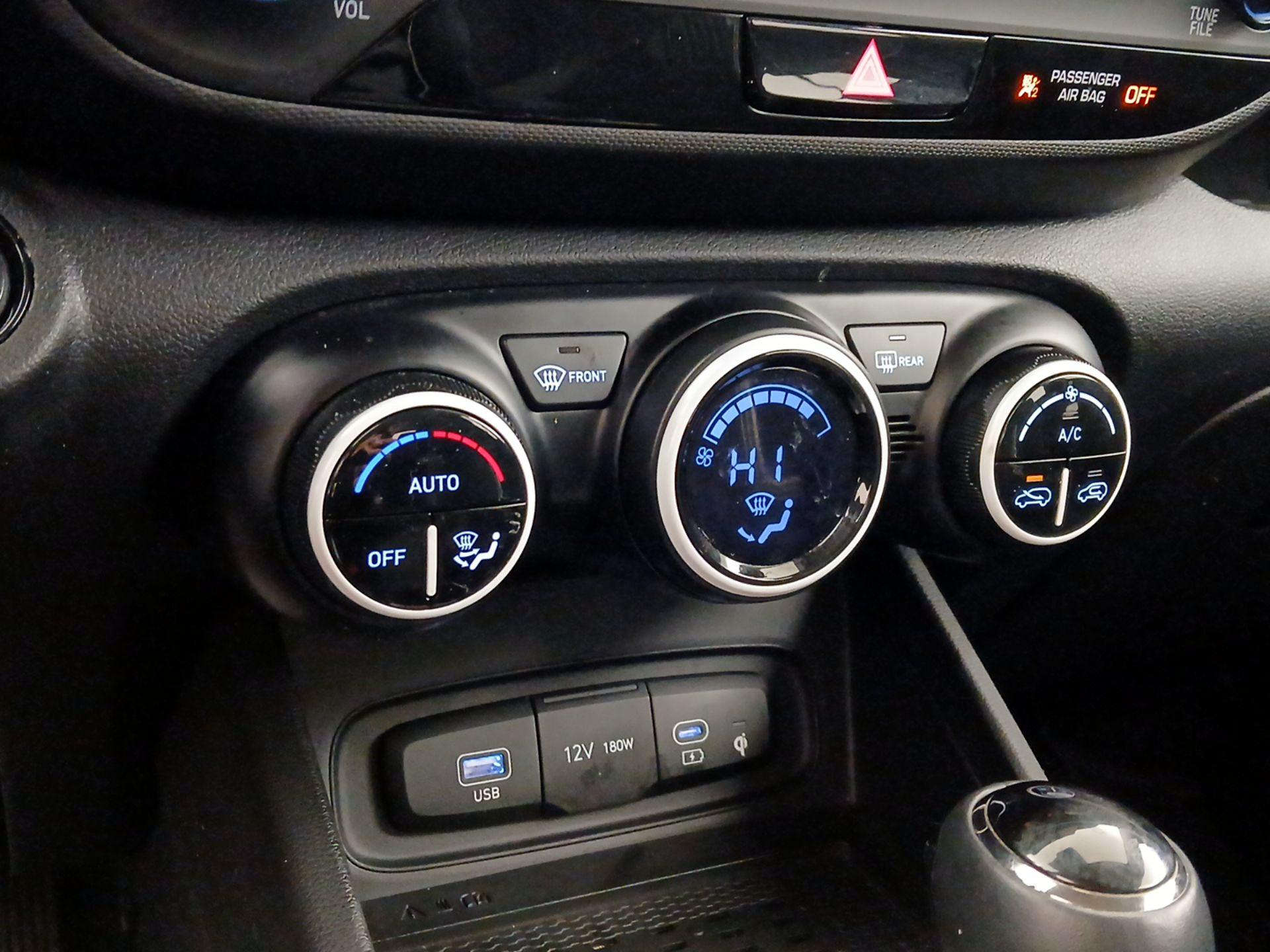 Thumbnail: 2023 Hyundai Venue - 17