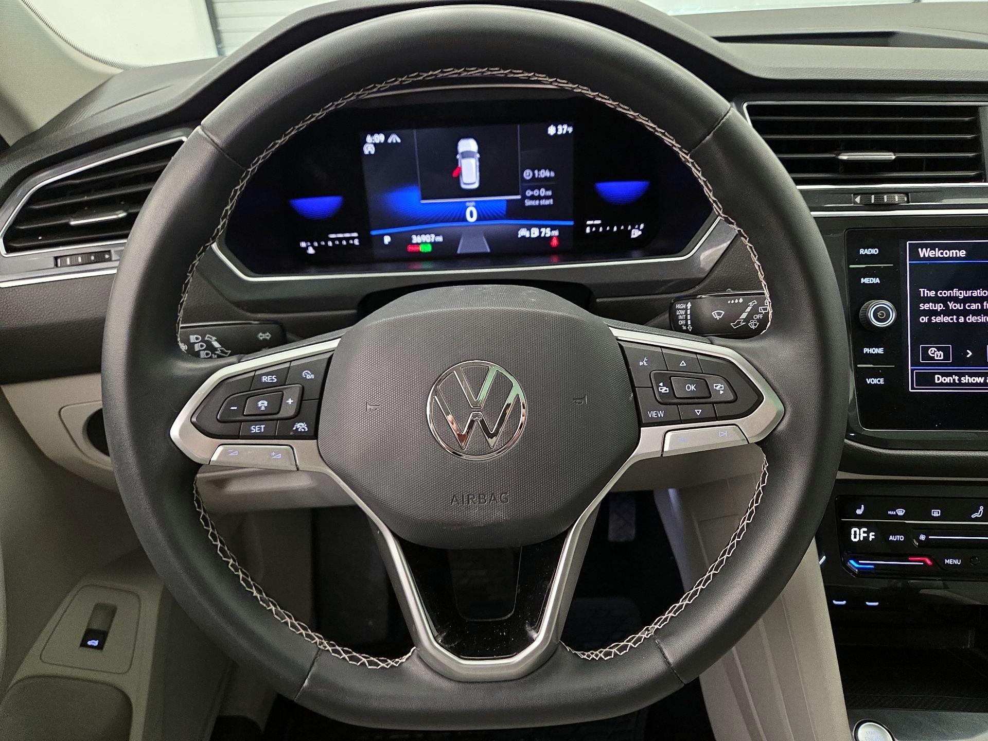 Thumbnail: 2022 Volkswagen Tiguan - 10