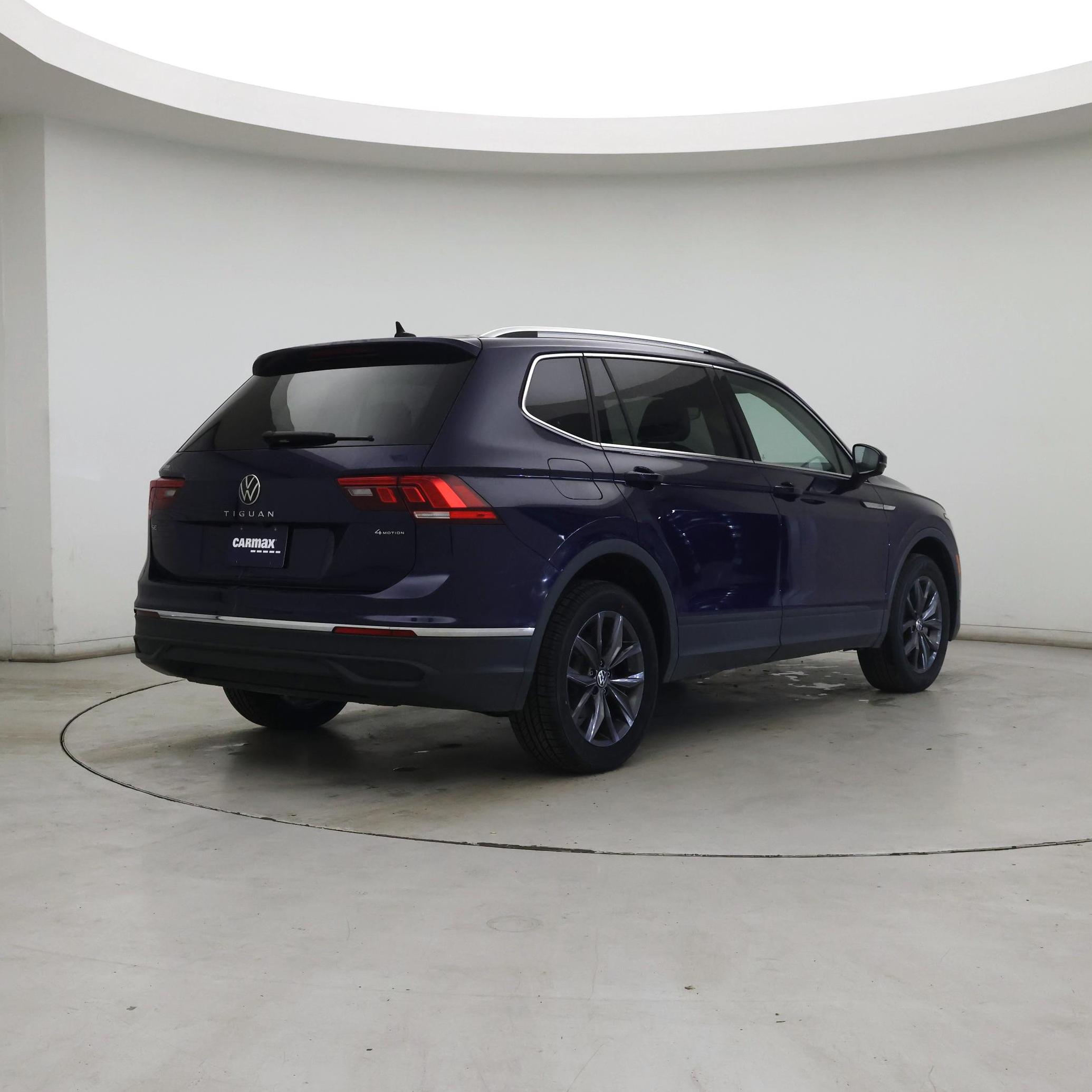 Thumbnail: 2022 Volkswagen Tiguan - 8