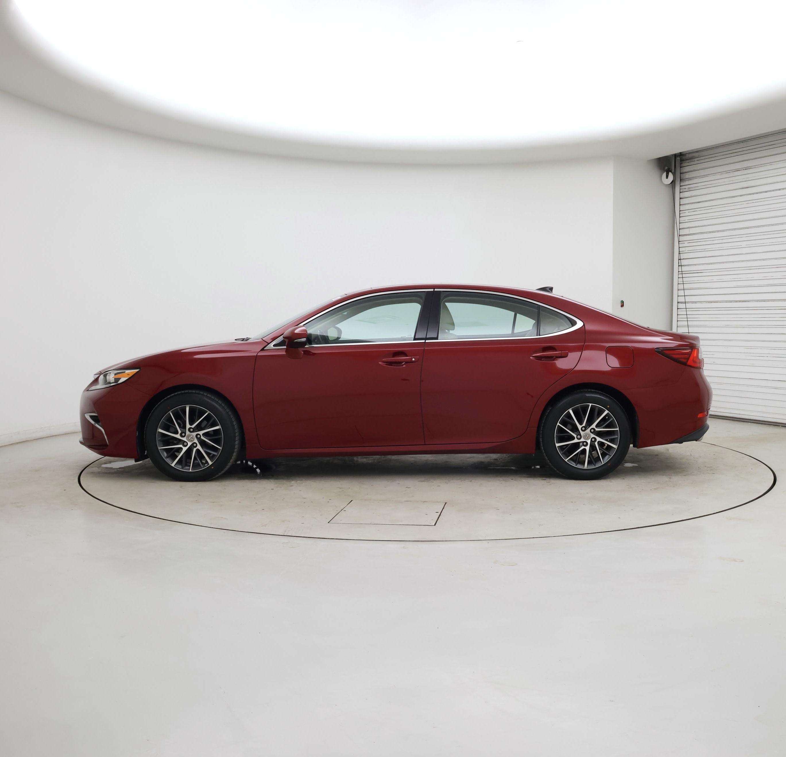 Thumbnail: 2017 Lexus ES - 3