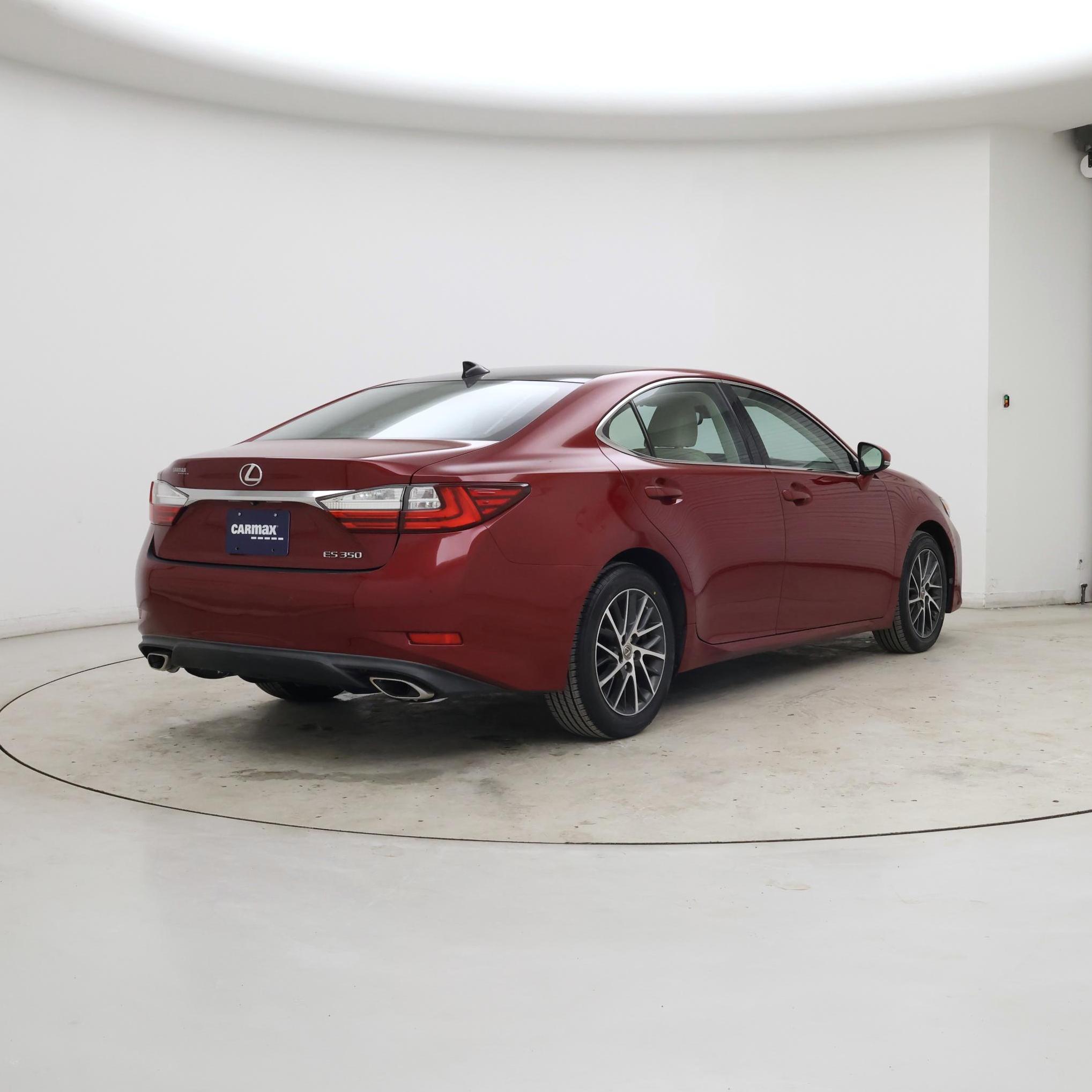 Thumbnail: 2017 Lexus ES - 8