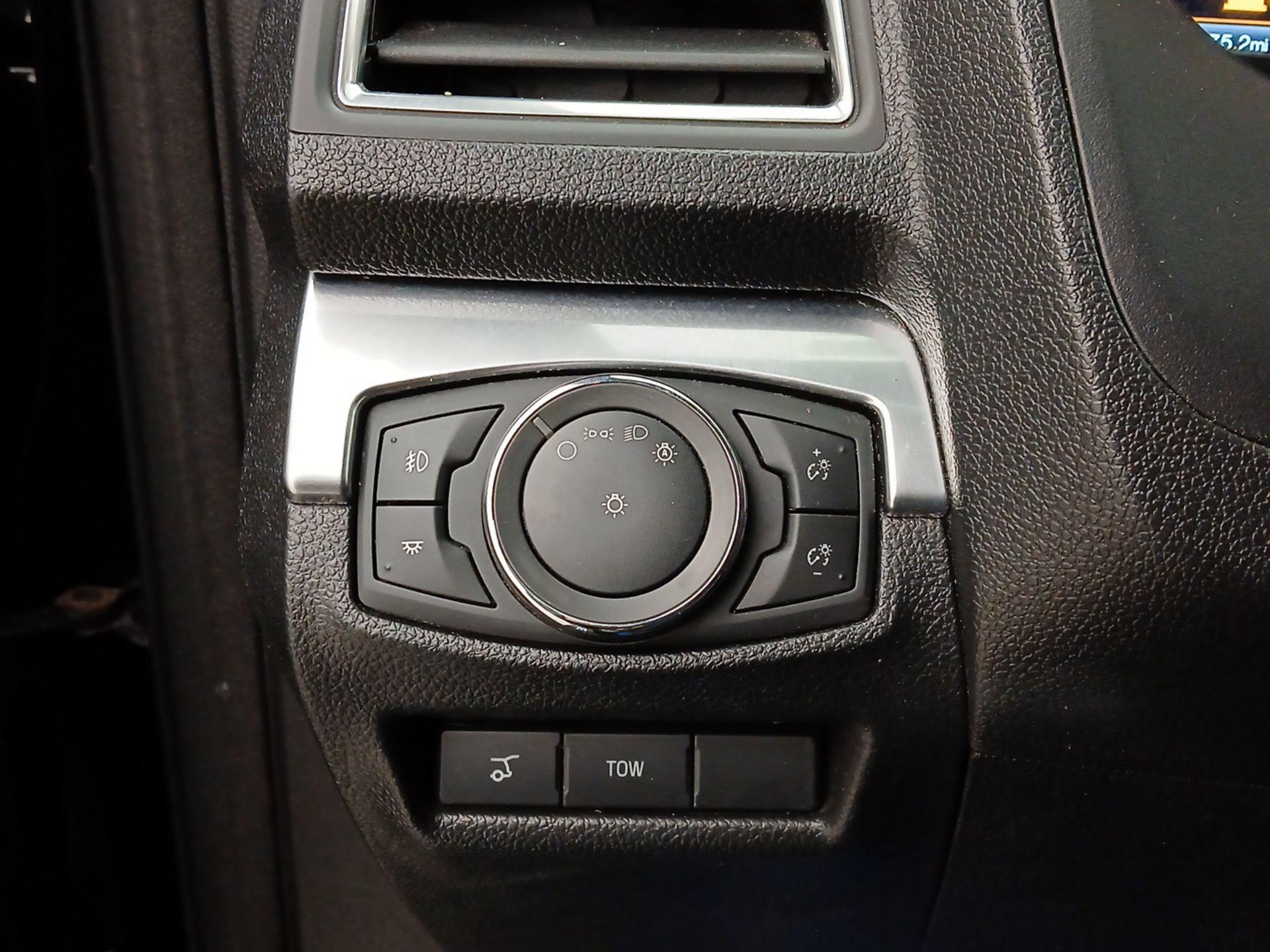 Thumbnail: 2017 Ford Explorer - 13