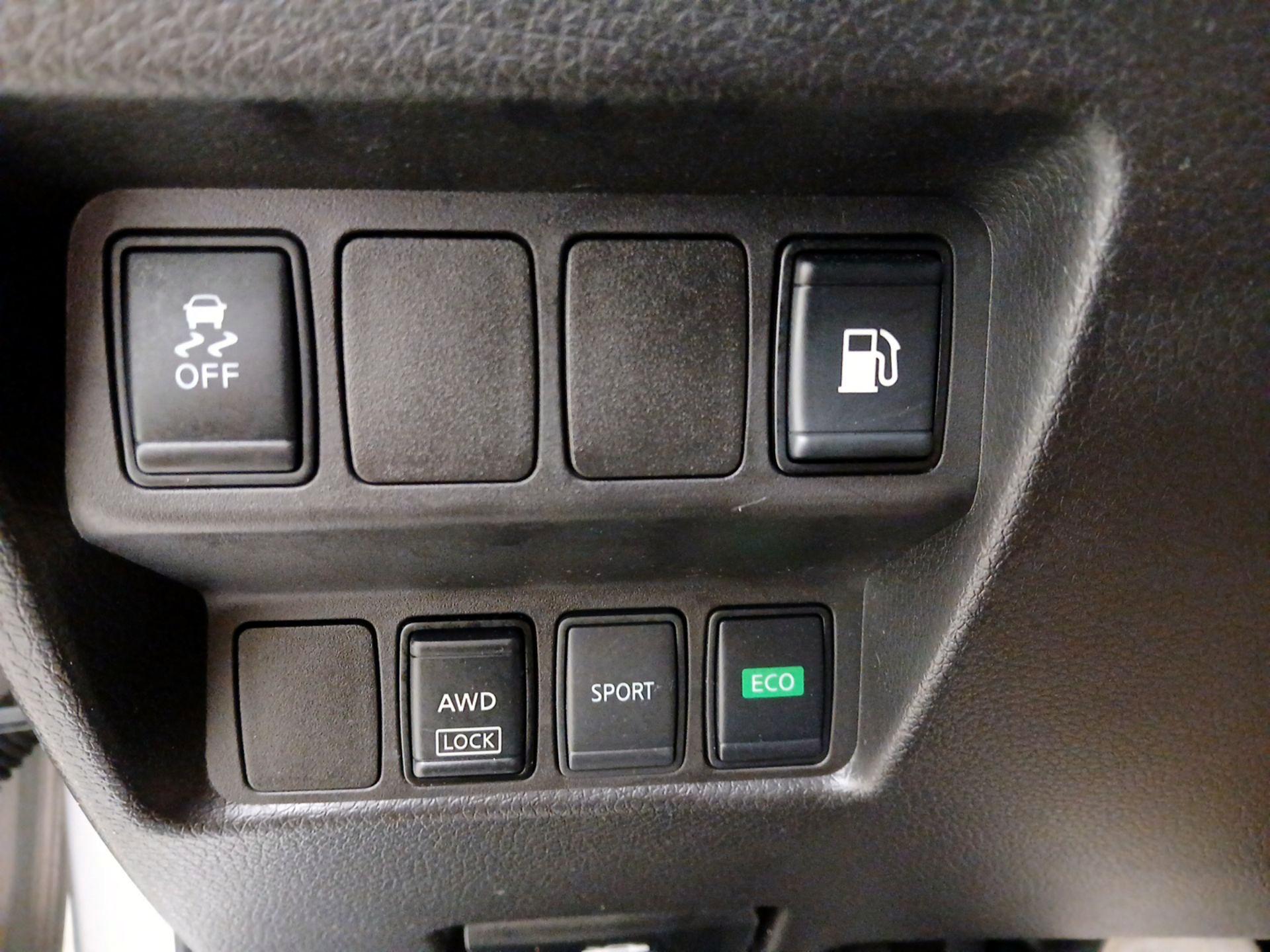 Thumbnail: 2018 Nissan Rogue - 13