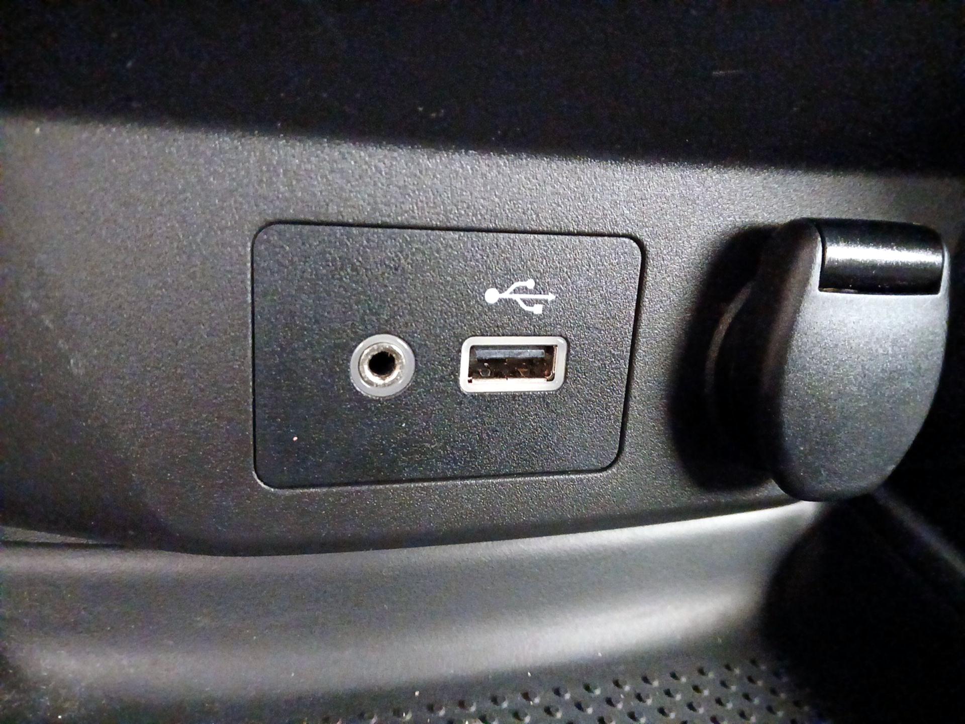 Thumbnail: 2018 Nissan Rogue - 18